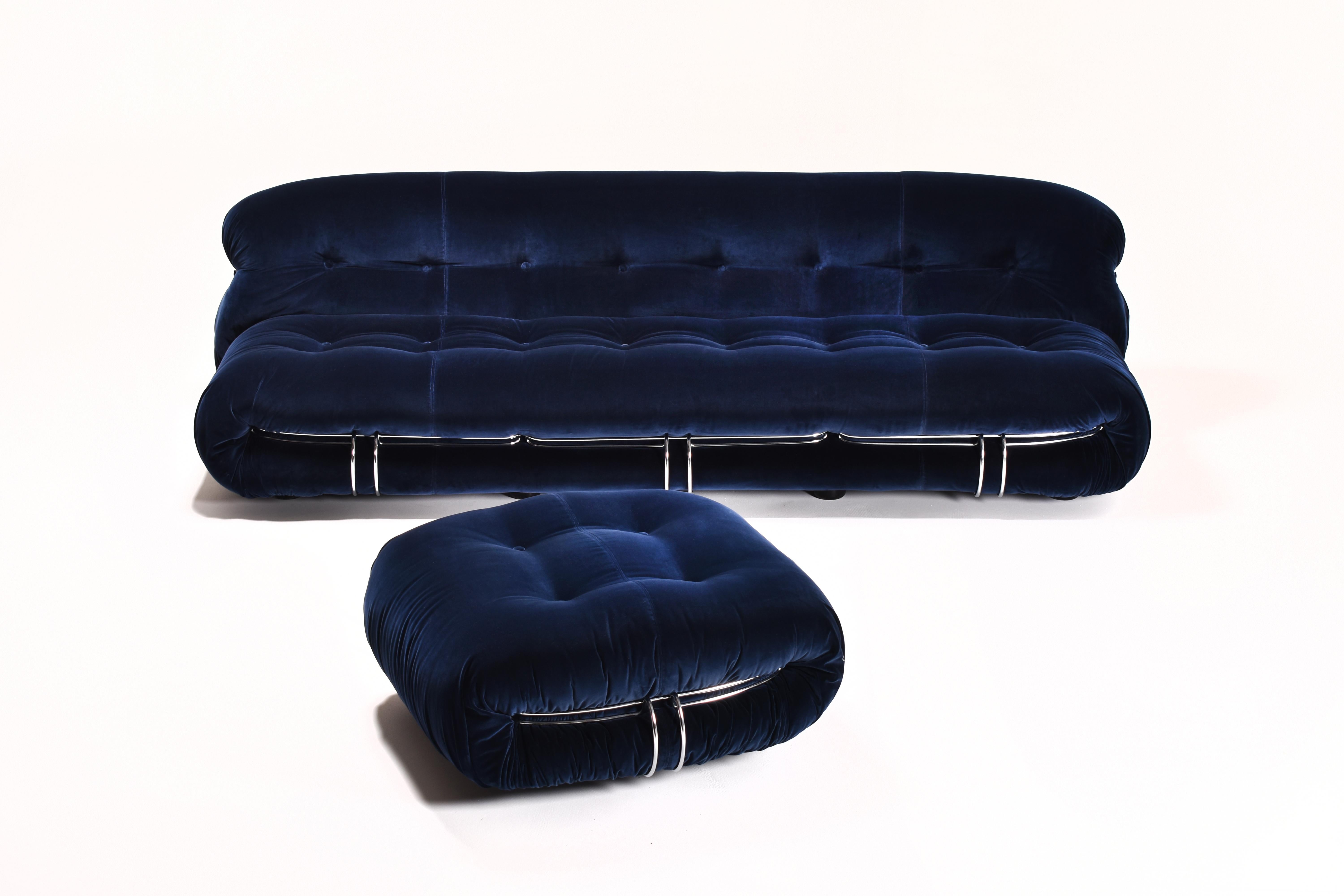 Sofa Soriana vintage model by Afra & Tobia Scarpa.
Completely reupholstered in Lelièvre Velvet Cosmos Indigo fabric.
Beautiful reflections, very comfortable, sold with ottoman.