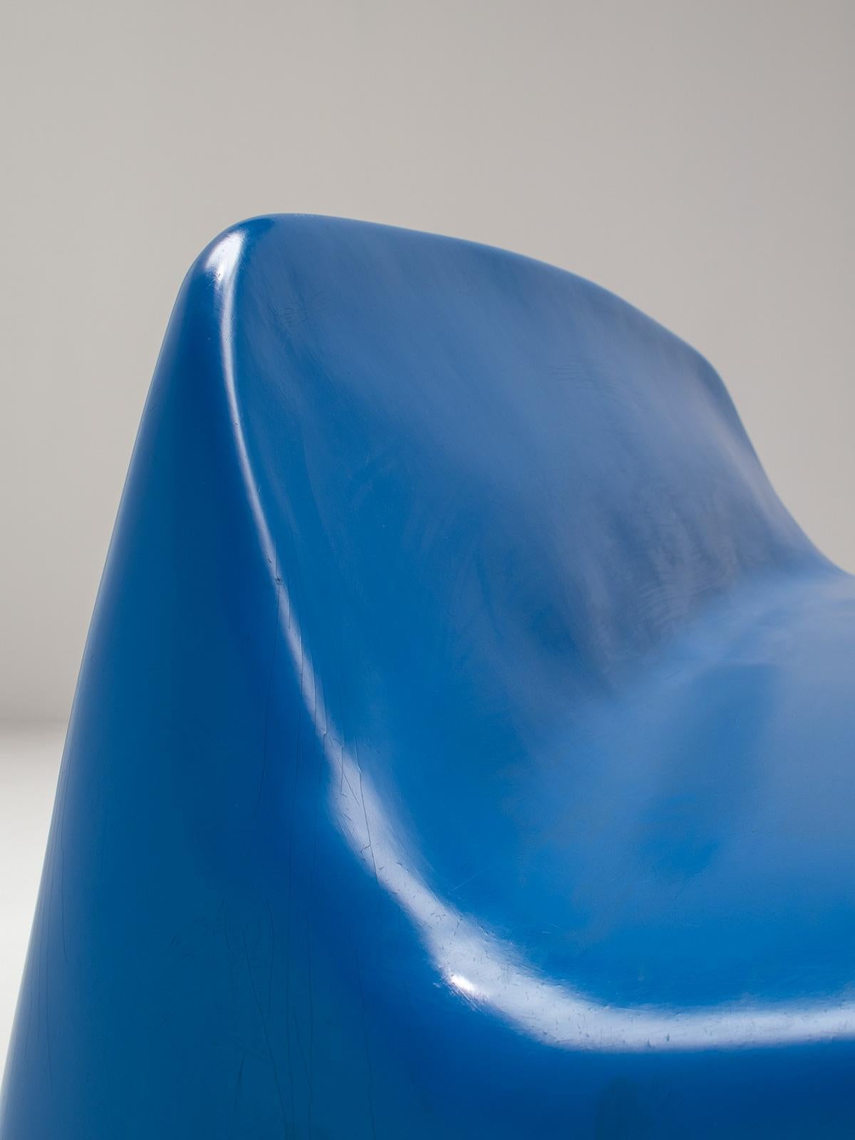 Blue Fiberglass Bench by Walter Papst for Wilkhahn, Germany, 1960s In Good Condition For Sale In Antwerp, BE