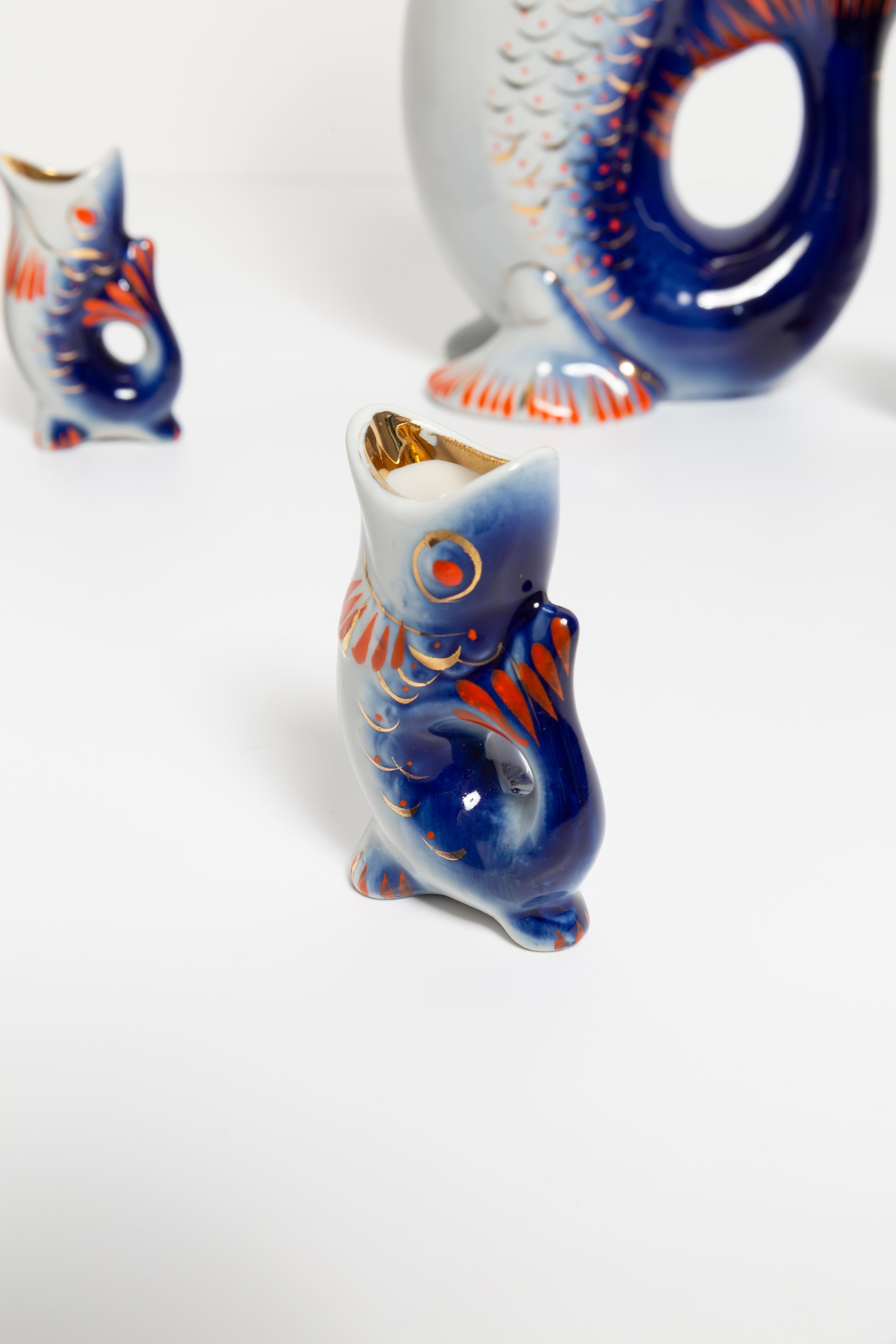 Hand-Painted Blue Fish Glass Decanter and Glasses, 20th Century, Europe, 1960s For Sale
