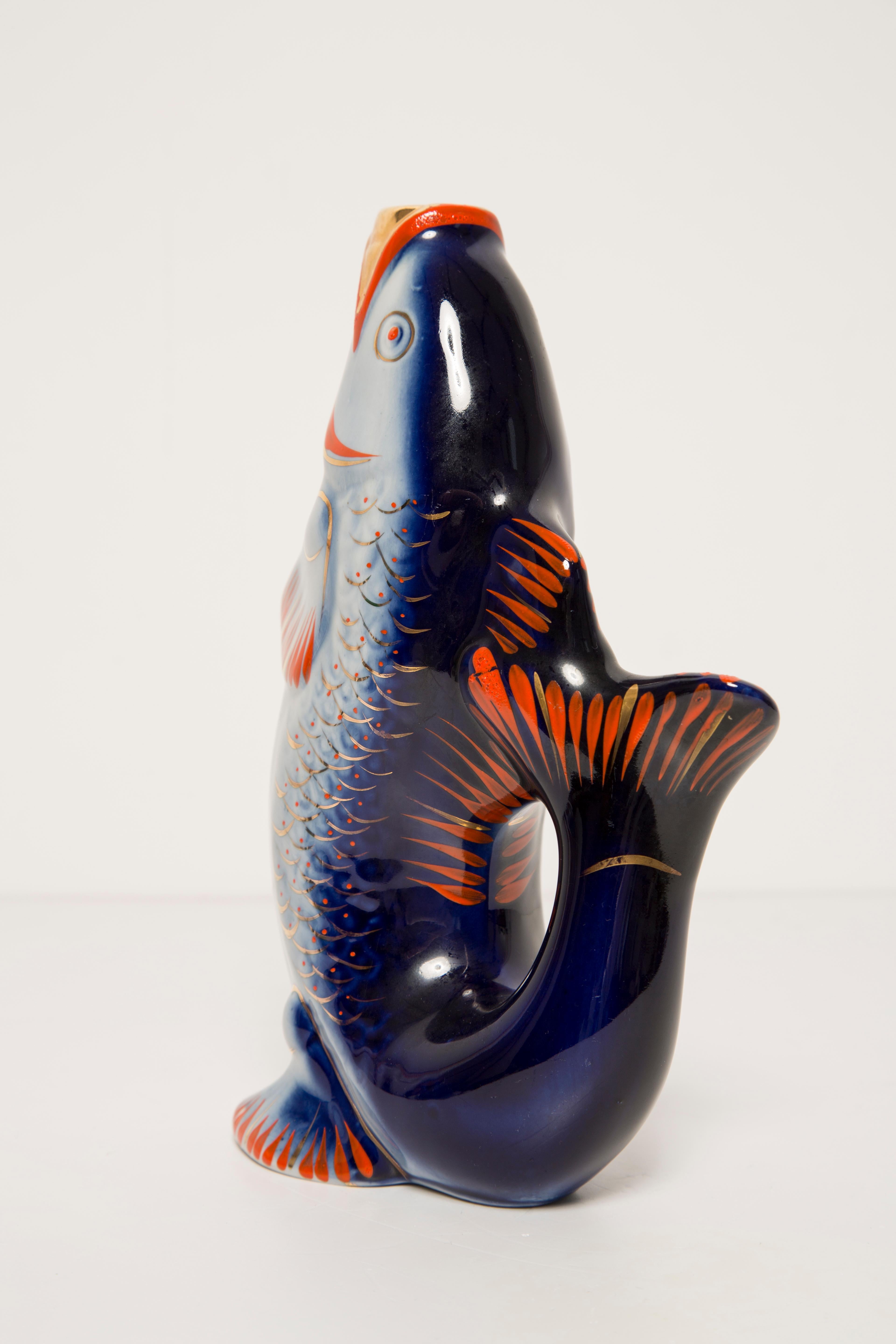 Blue Fish Glass Decanter or Vase, 20th Century, Europe, 1960s In Good Condition For Sale In 05-080 Hornowek, PL