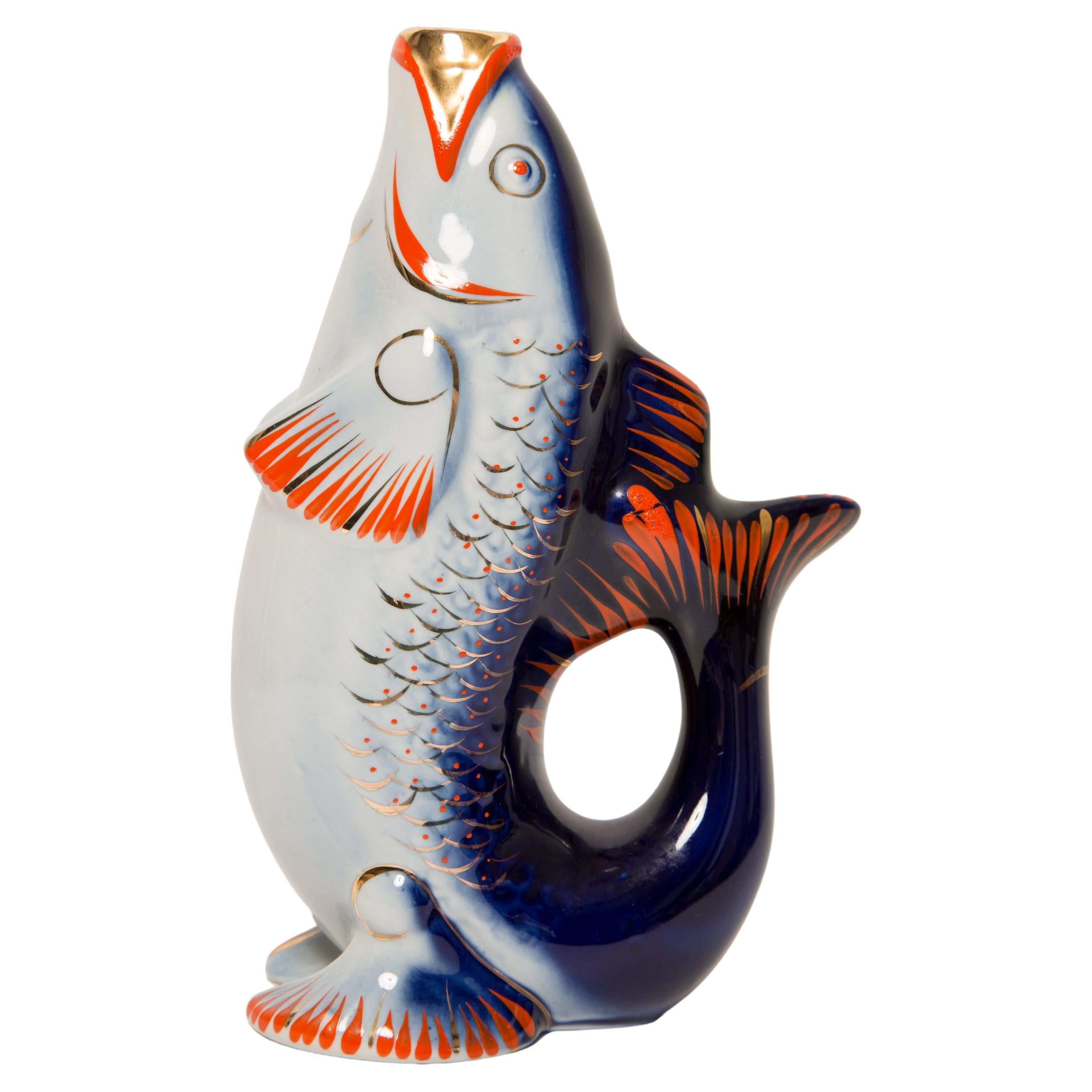 Carafe ou vase en verre bleu en forme de poisson, 20e siècle, Europe, années 1960