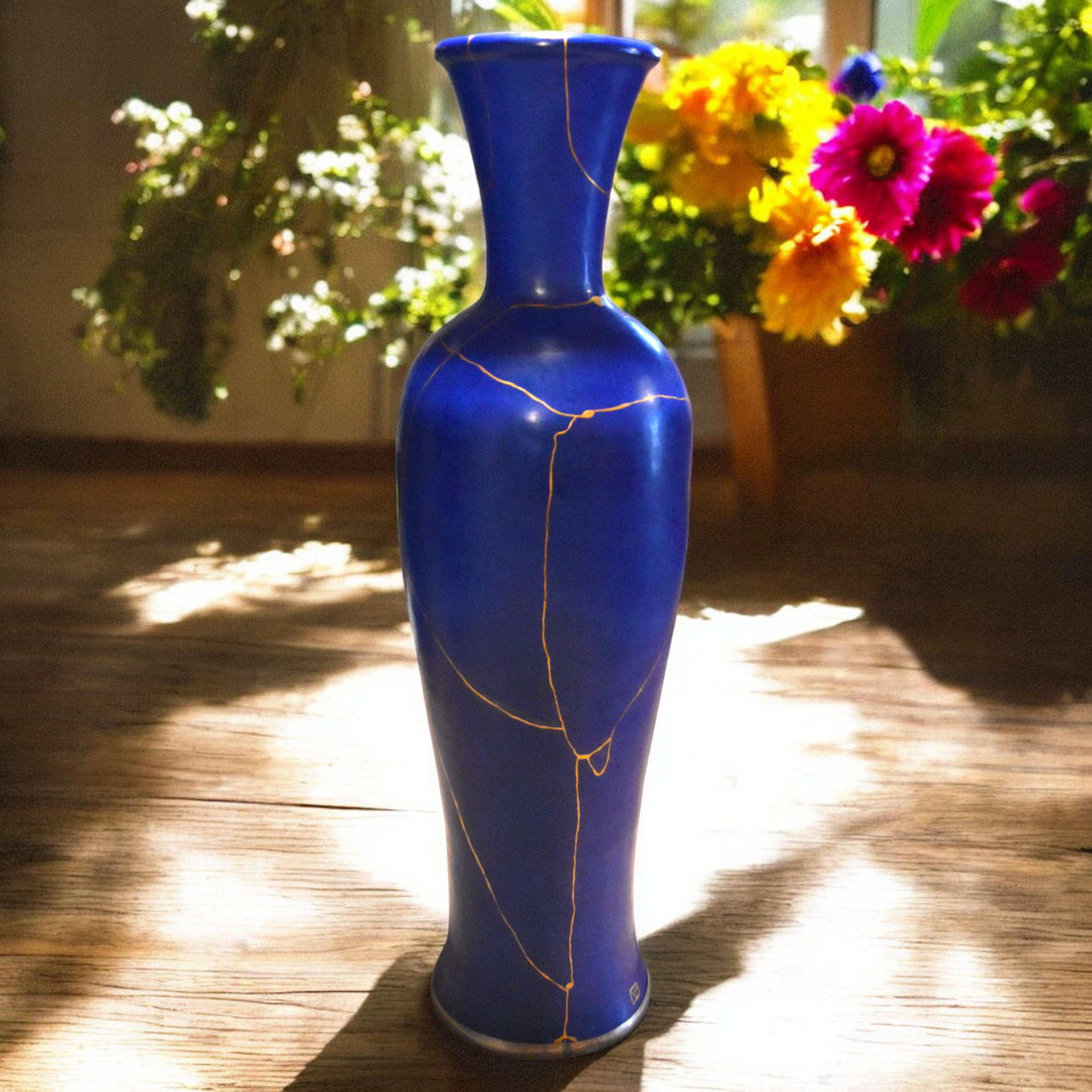 XXI secolo e contemporaneo Vaso da terra blu Kintsugi in vendita