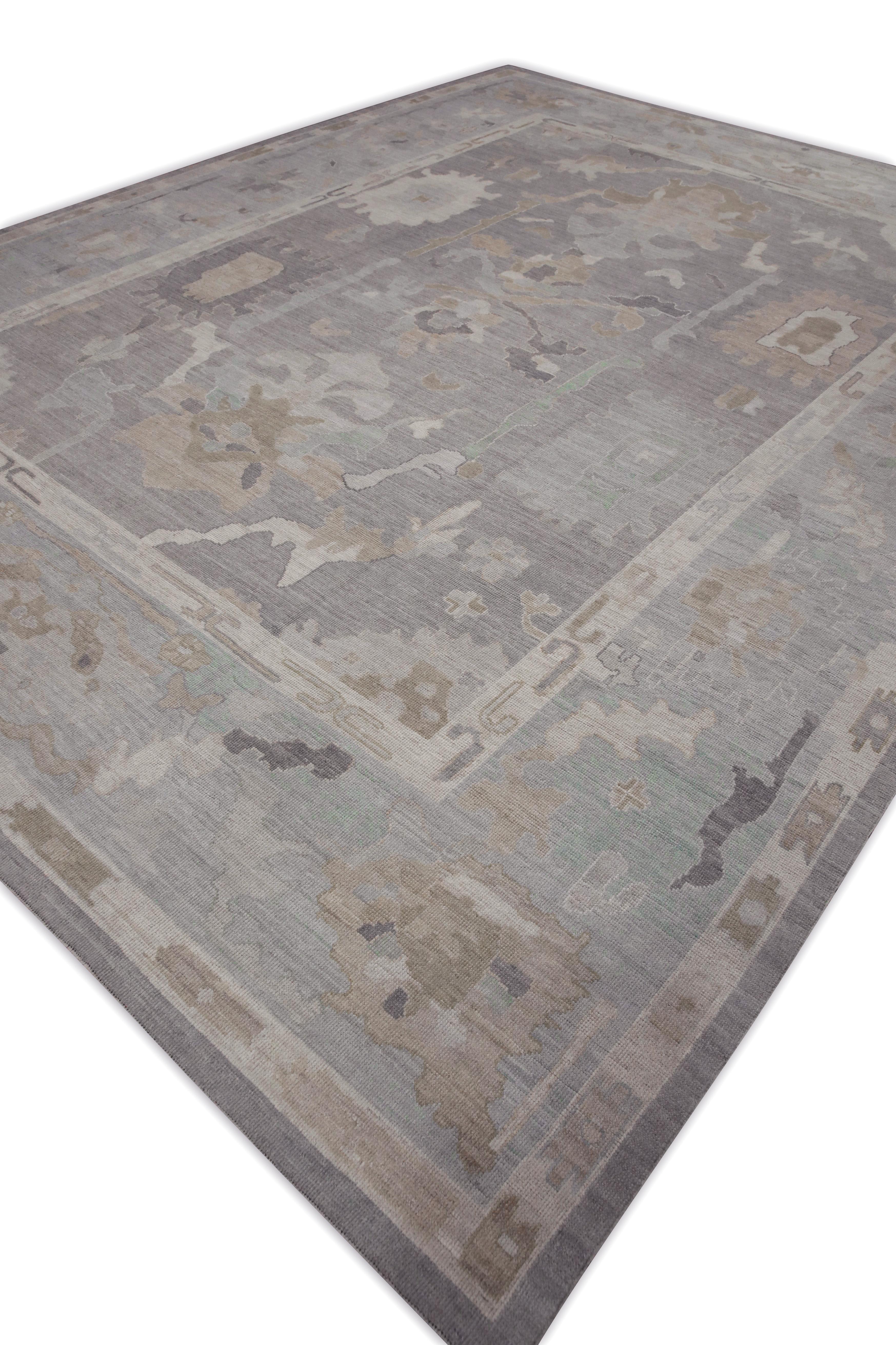 Blauer handgewebter türkischer Oushak-Teppich aus Wolle mit Blumenmuster 12'1