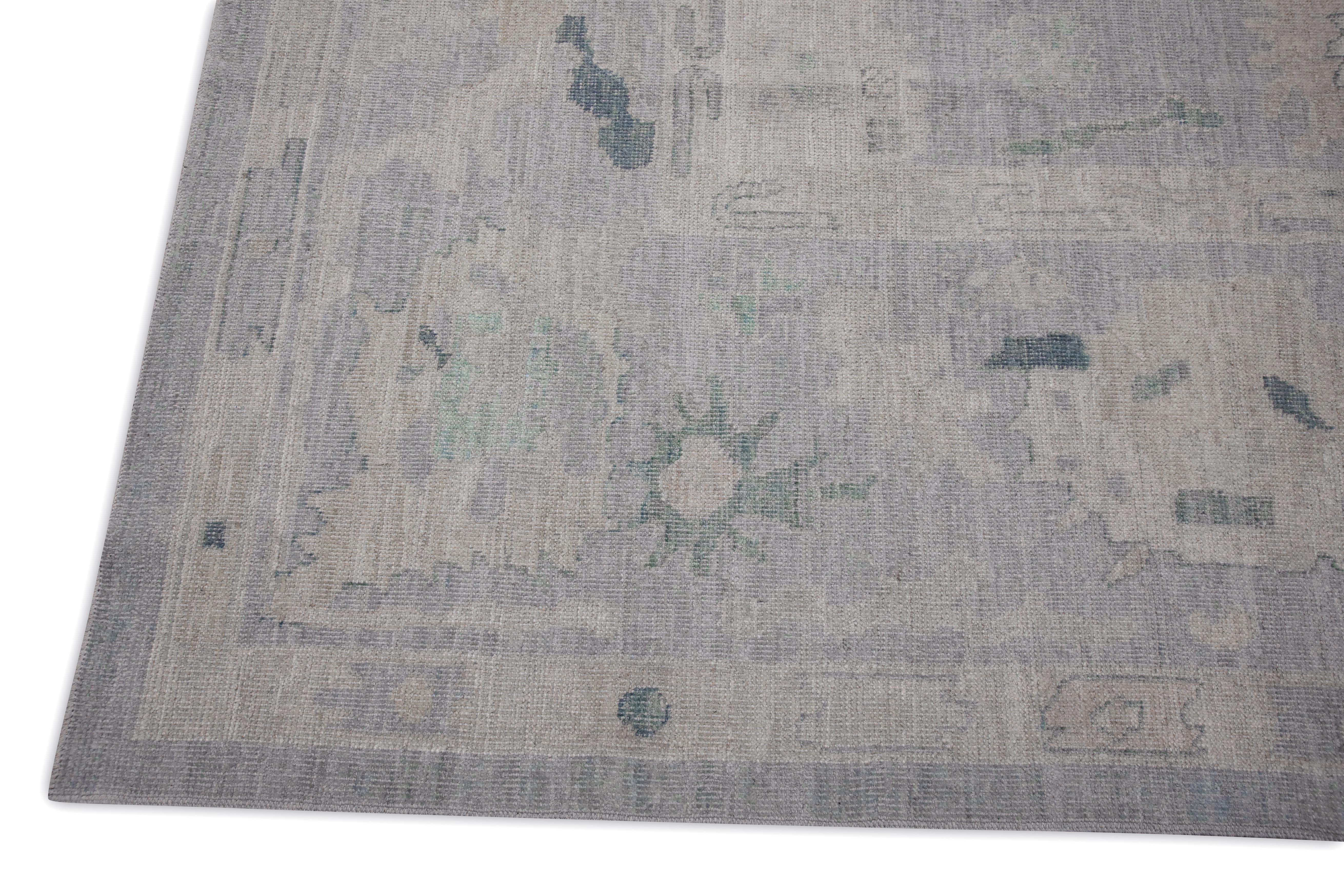 Türkischer Oushak-Teppich aus handgewebter Wolle mit blauem Blumenmuster 12'6