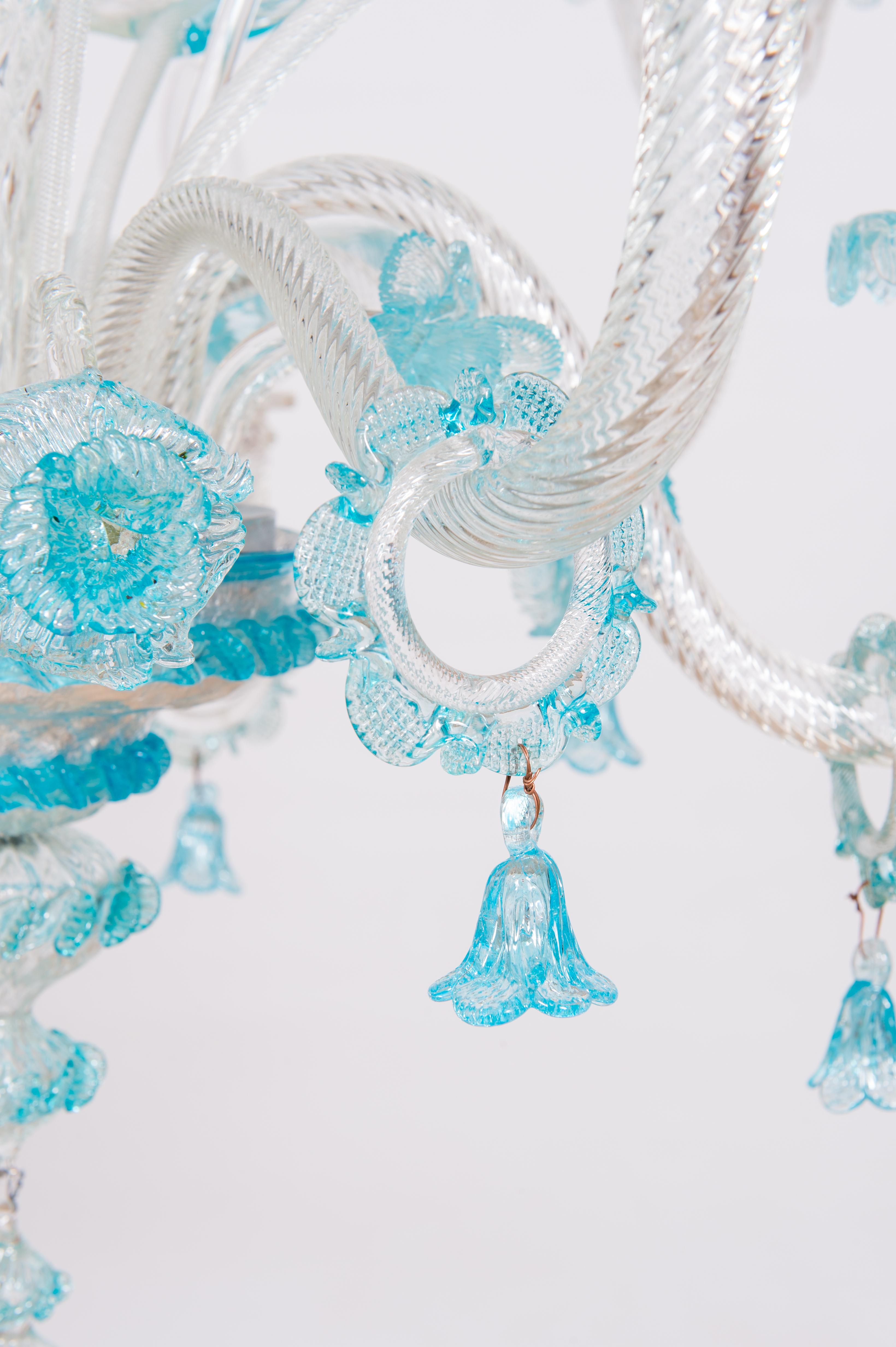 Double Tiered Murano Glass Chandelier in vivid Blue Floral Patterns 1990s Italy In Excellent Condition For Sale In Villaverla, IT