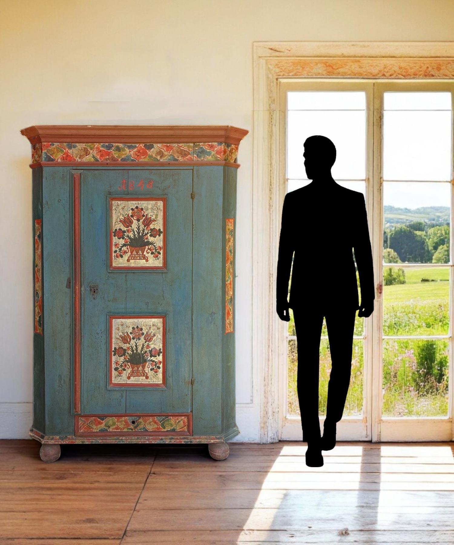 Blue Floral Painted Cupboard - European Alps - 18th Century 12