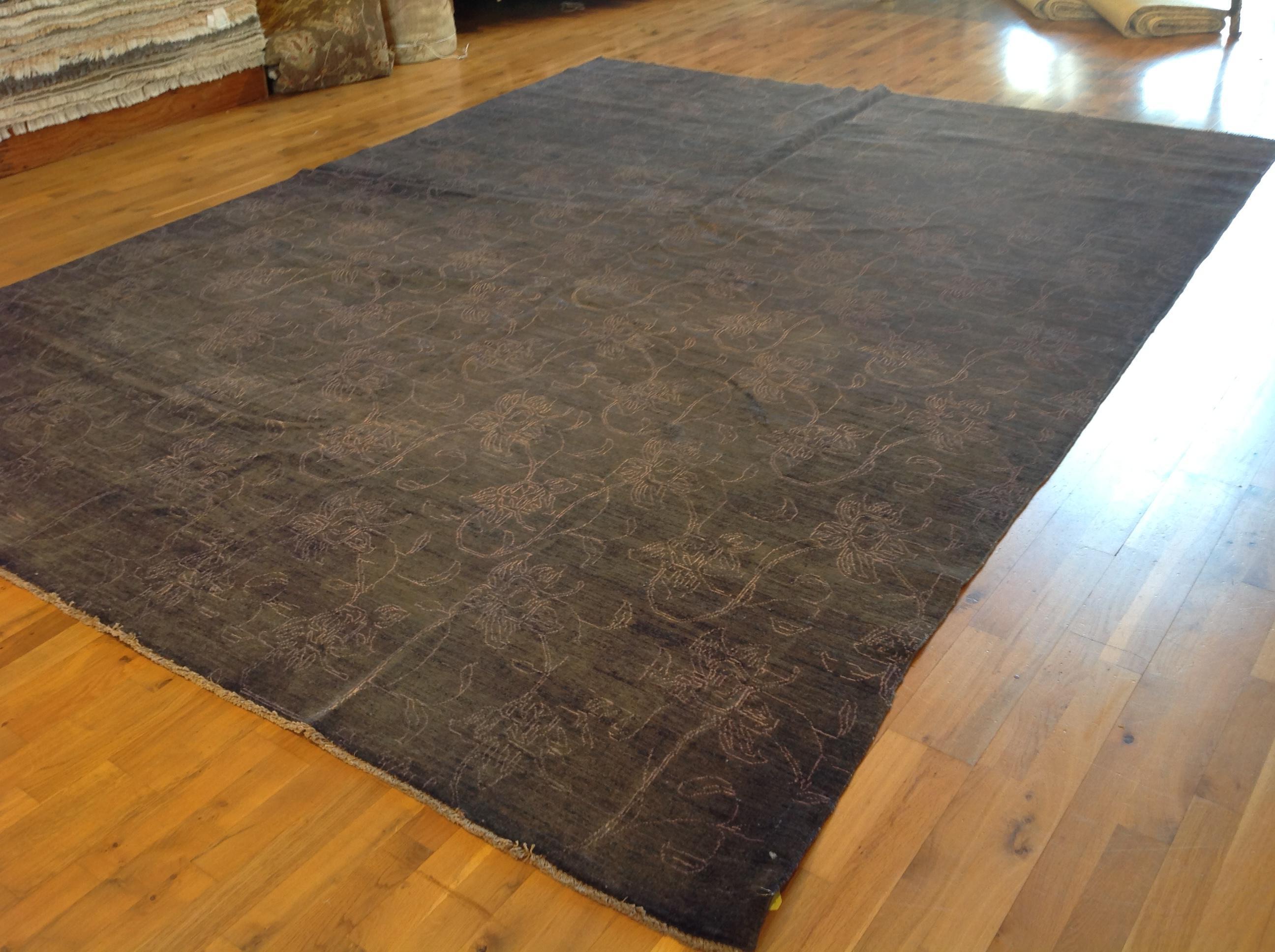 Blue Floral Stencil Design Wool and Silk Area Rug In New Condition For Sale In Los Angeles, CA