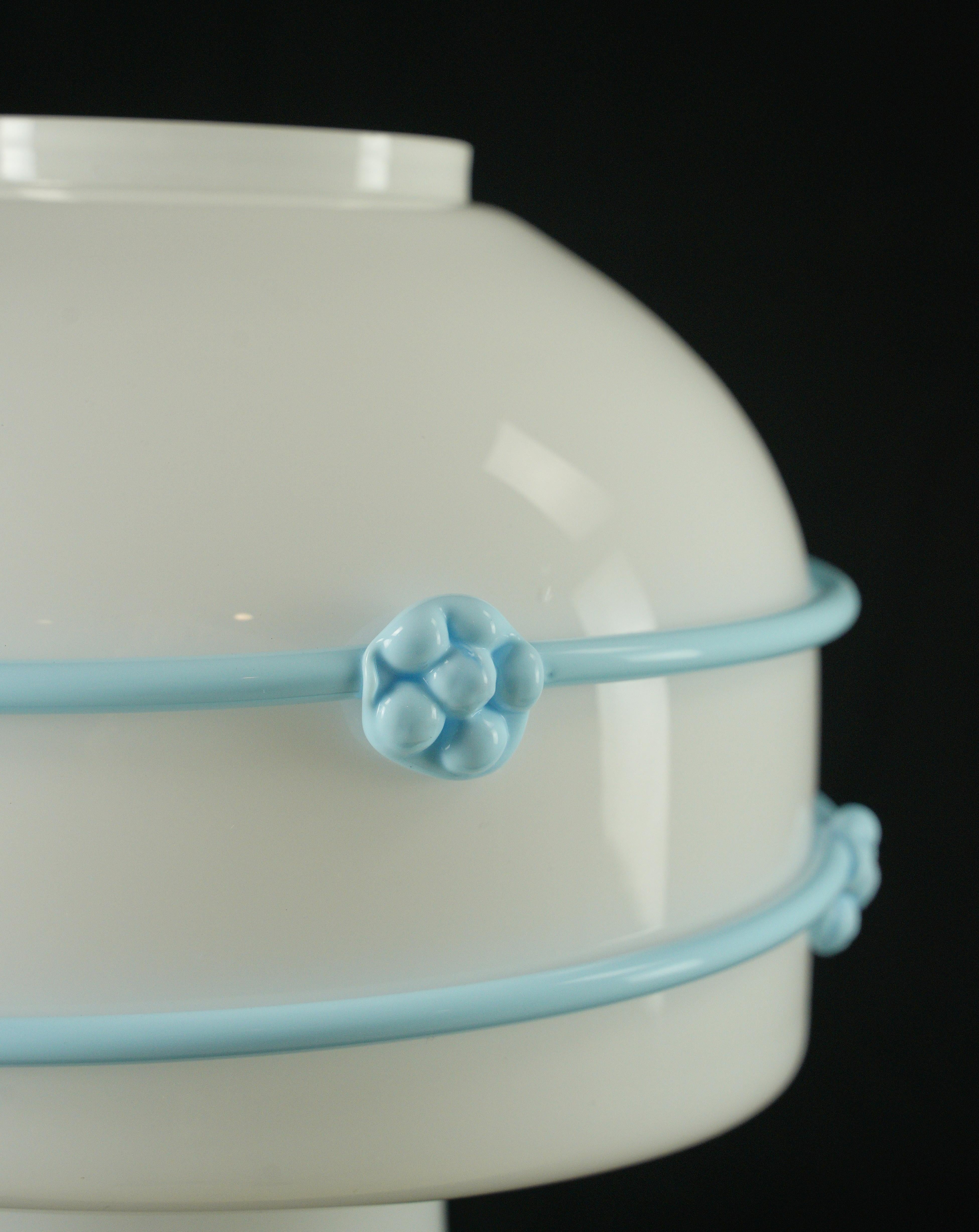 Blue Floral White Mushroom Murano Glass Table Lamp In Good Condition For Sale In New York, NY
