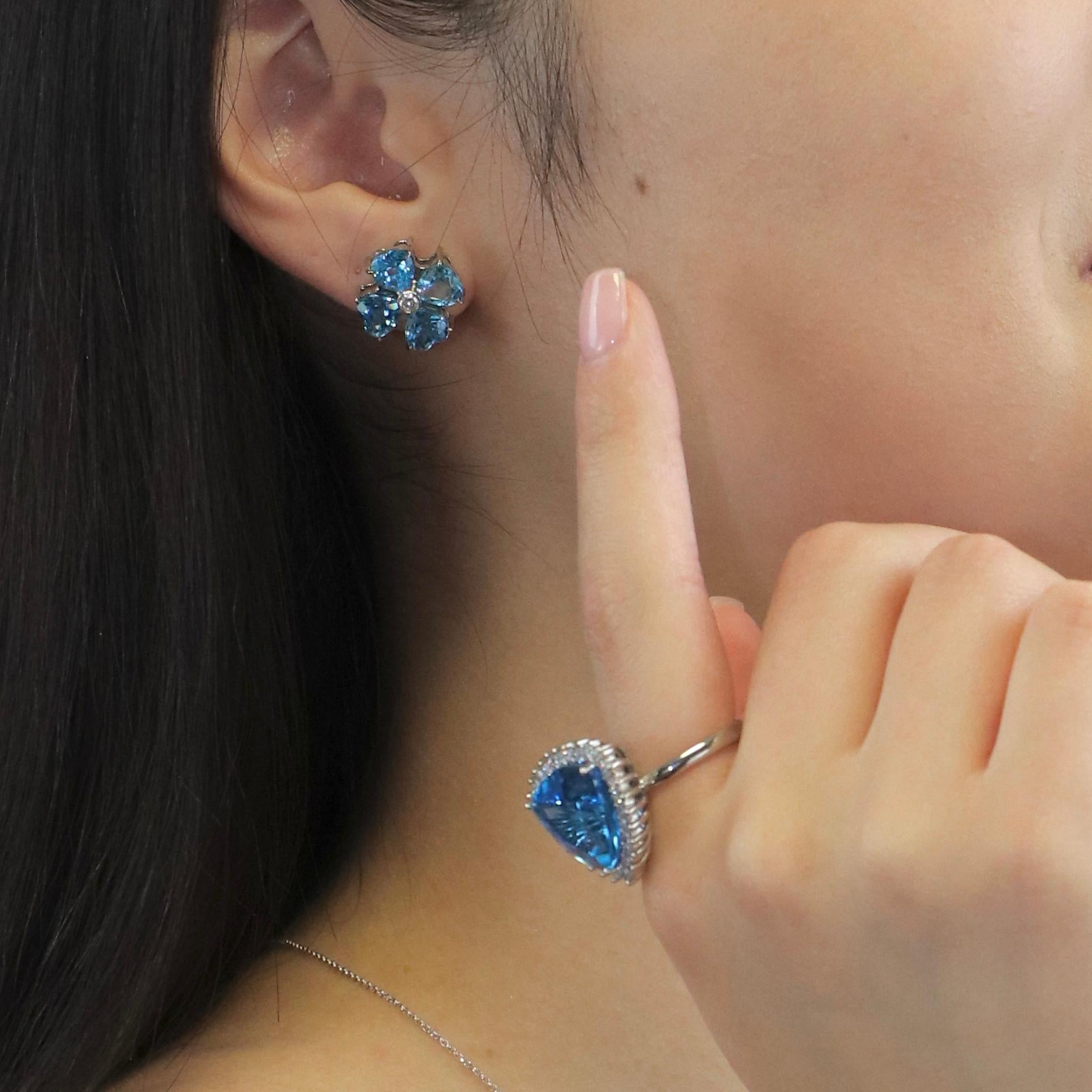 Blue Flower Earrings & Diamond - 18K Solid White Gold - Swiss Topaz In New Condition For Sale In Markham, CA
