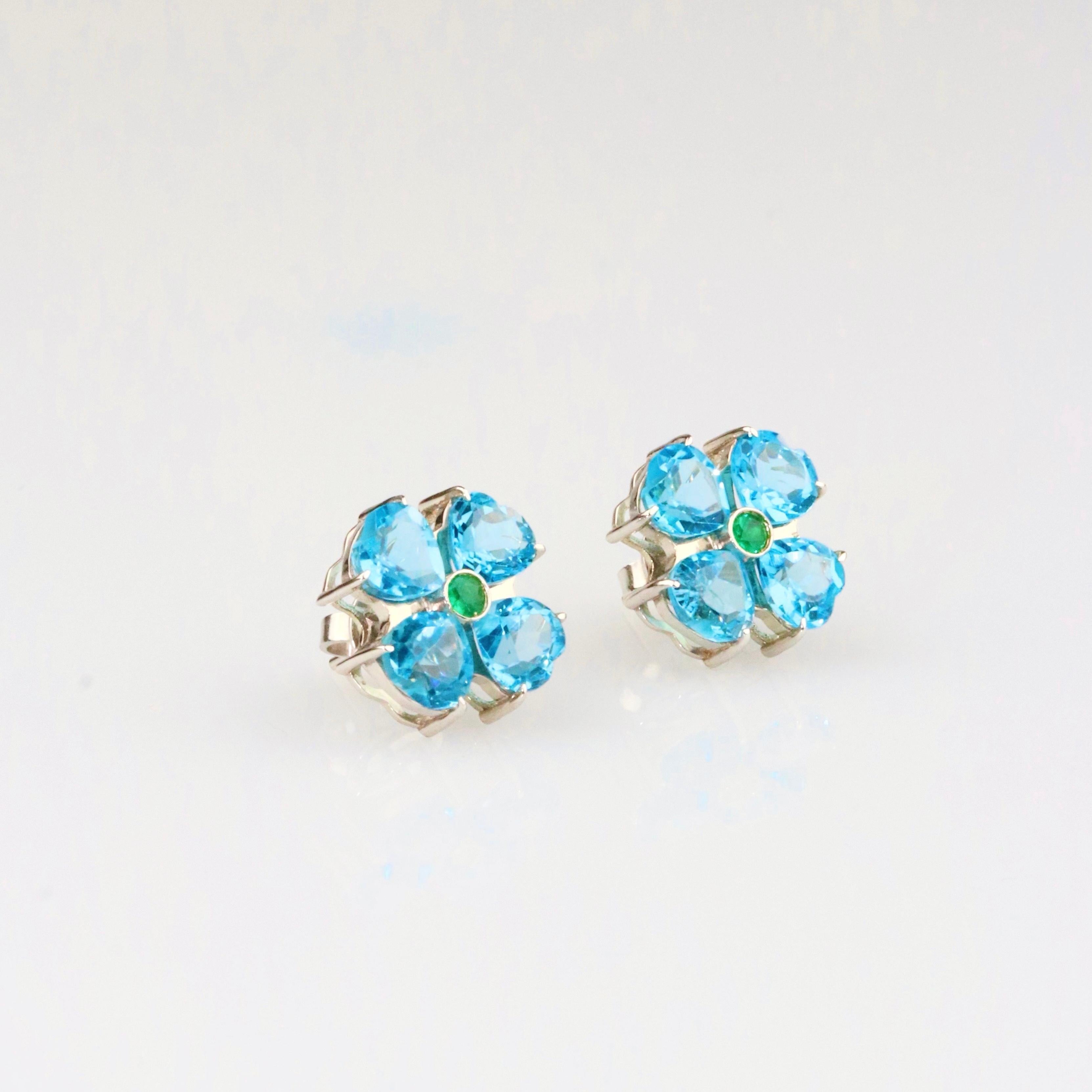 Cuore Orecchini con fiore blu e smeraldo - Oro bianco massiccio 18 carati in vendita
