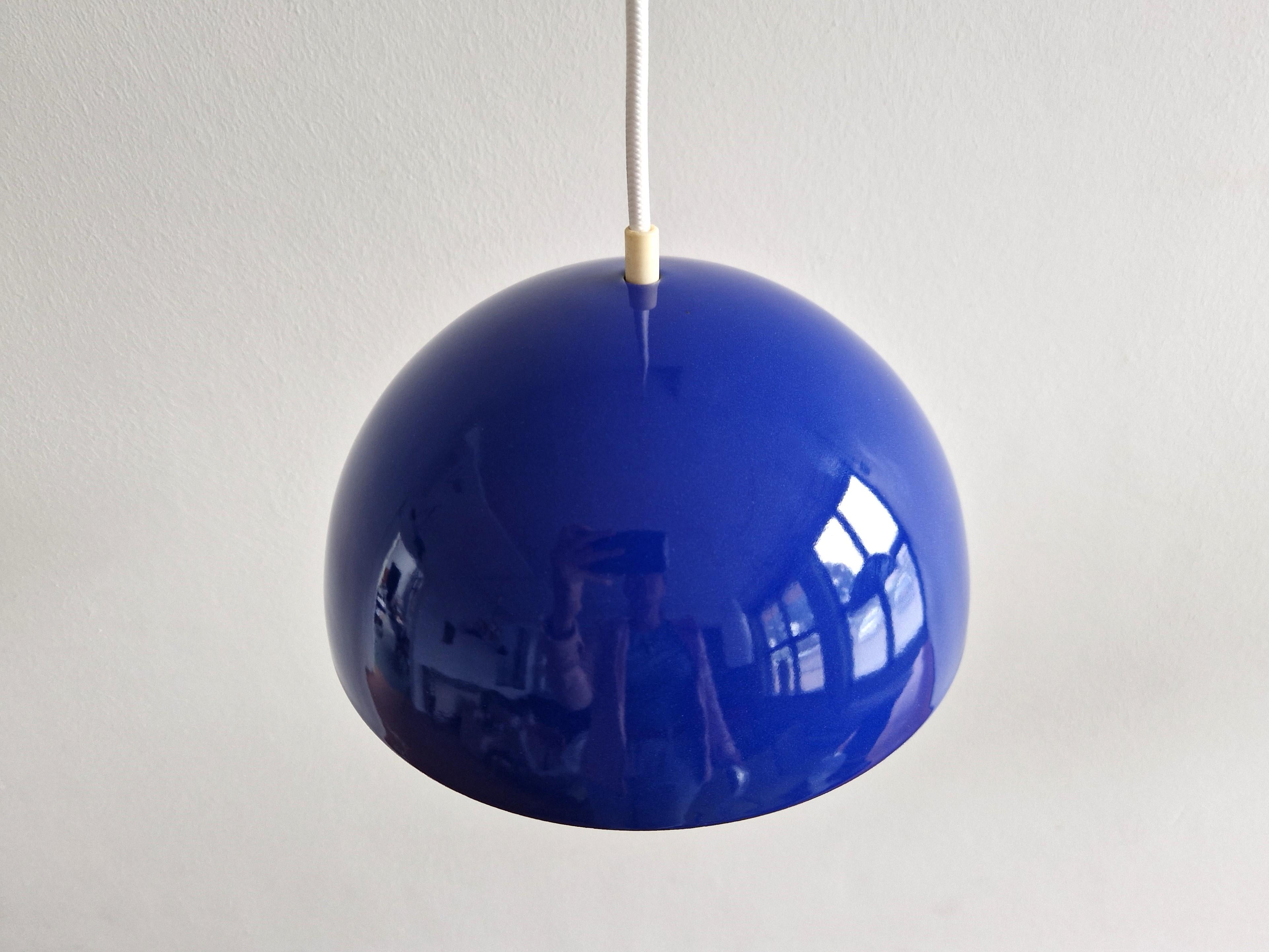 Mid-Century Modern Blue Flowerpot pendant lamp by Verner Panton for Louis Poulsen, Denmark 1968 For Sale