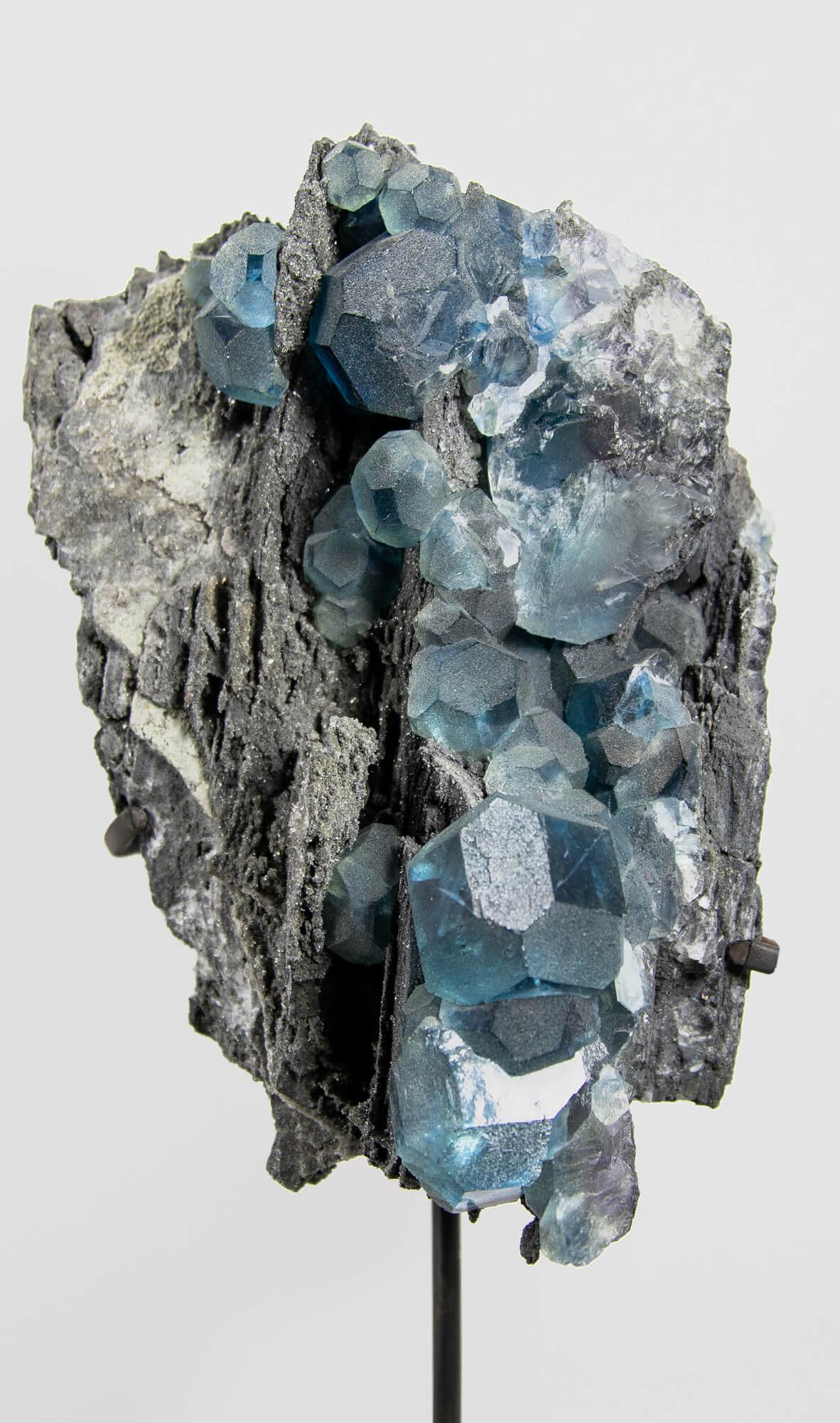 Cristal de Fluorita Azul en Soporte de Bronce Cristal de roca en venta