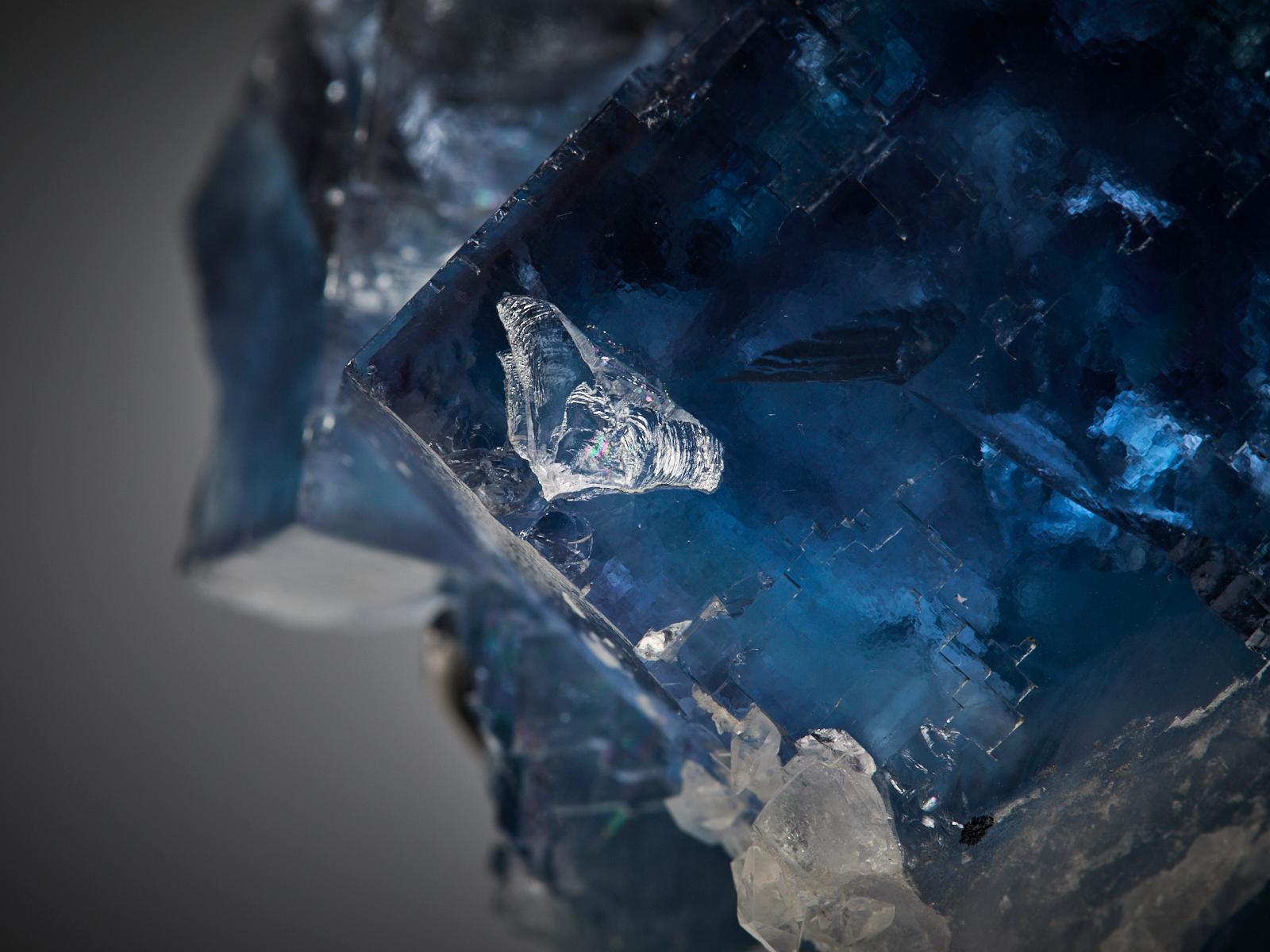 Blue Fluorite on White Quartz For Sale 8