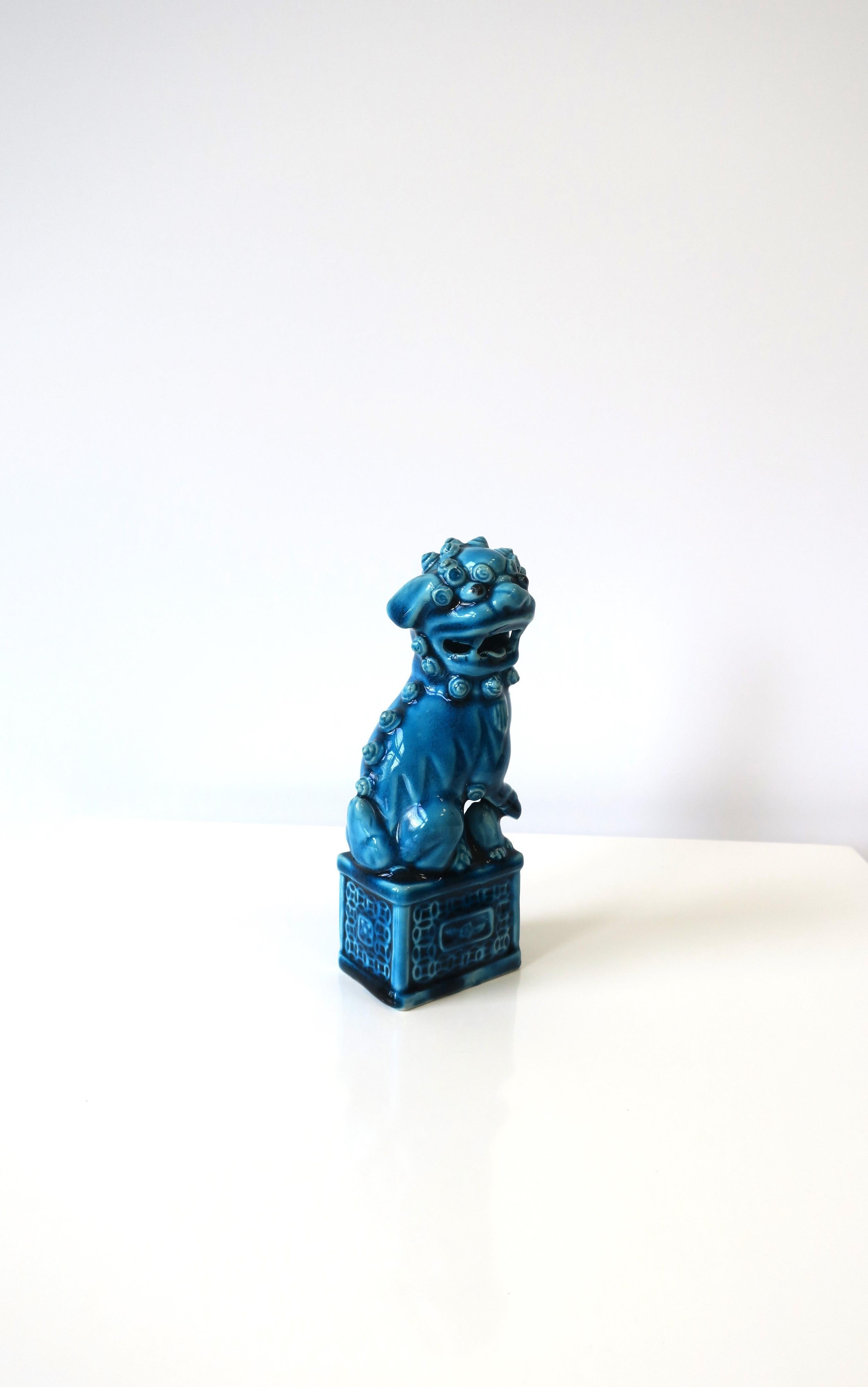 Blue Foo Lion Dog Decorative Object, circa 1960s For Sale 7