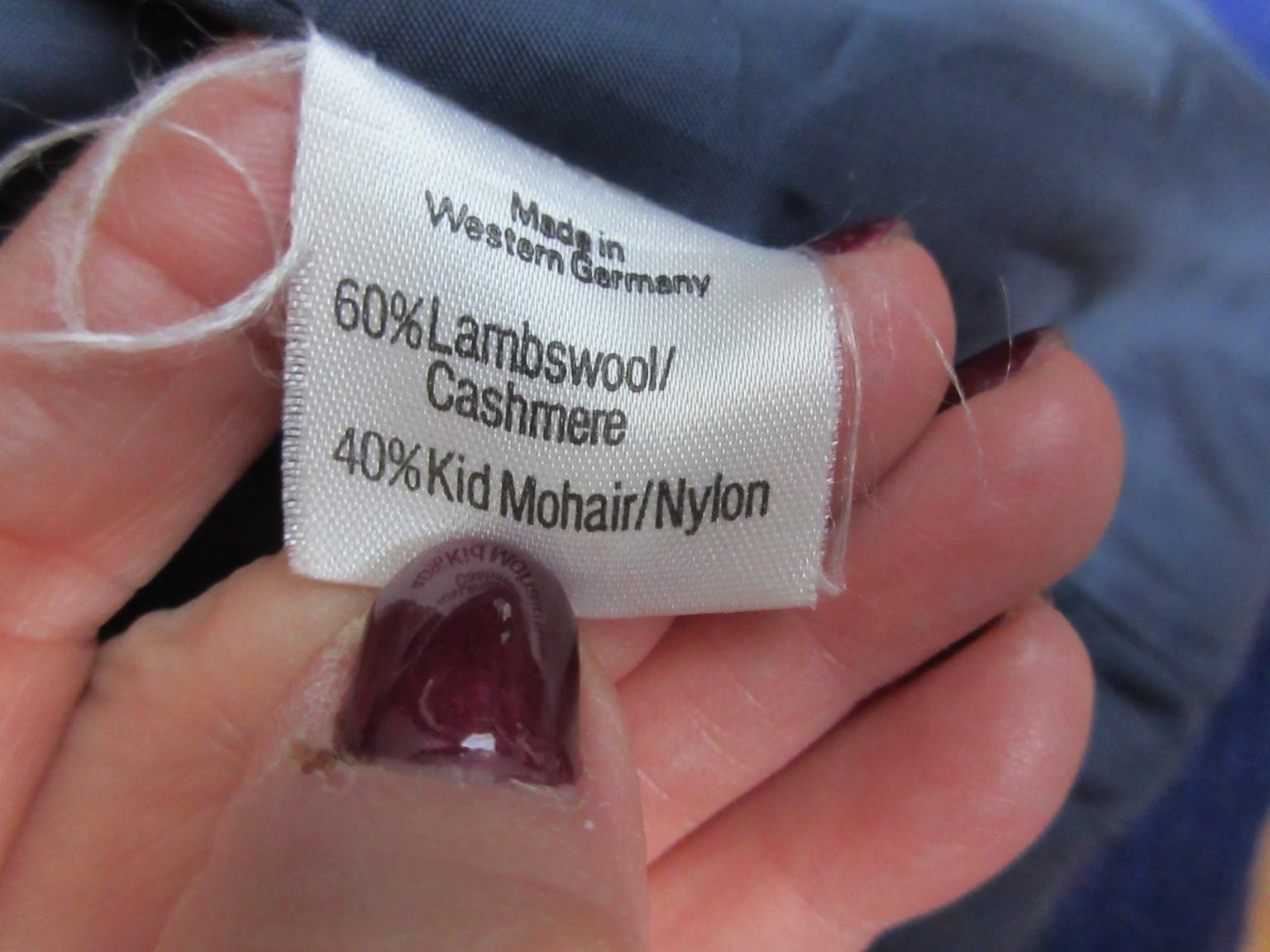 Blue Fox Fur Wool Cashmere Coat Vest For Sale 3