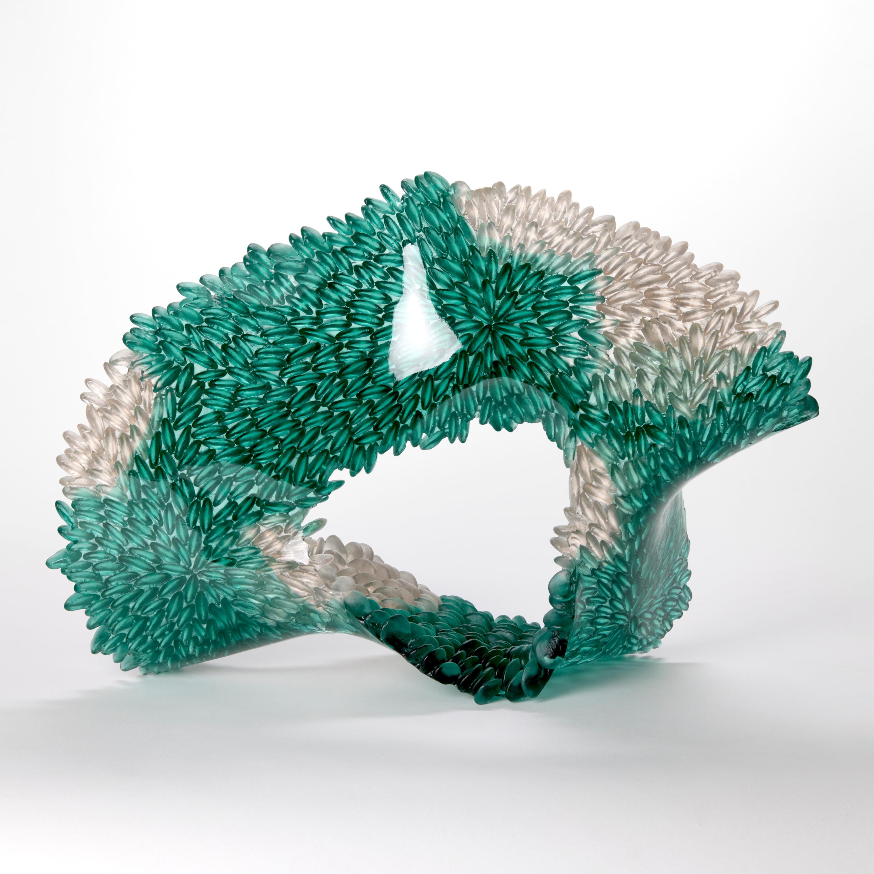 Calco Blue Fungi, una scultura in vetro trasparente e verde scuro di Nina Casson McGarva in vendita