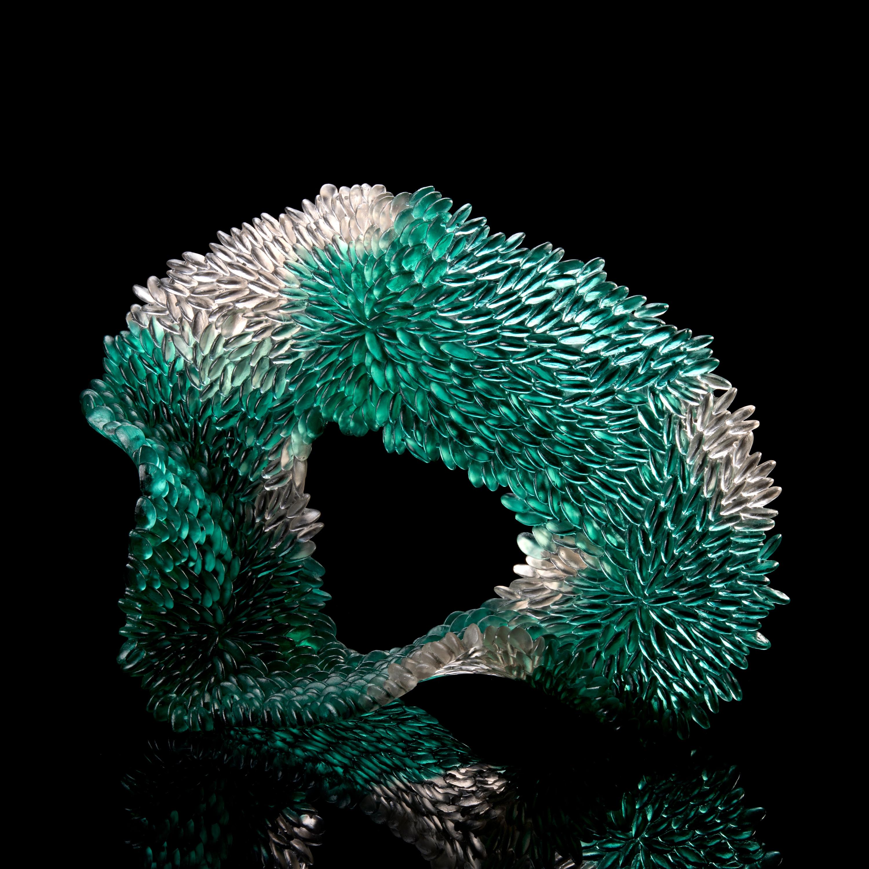 Vetro Blue Fungi, una scultura in vetro trasparente e verde scuro di Nina Casson McGarva in vendita