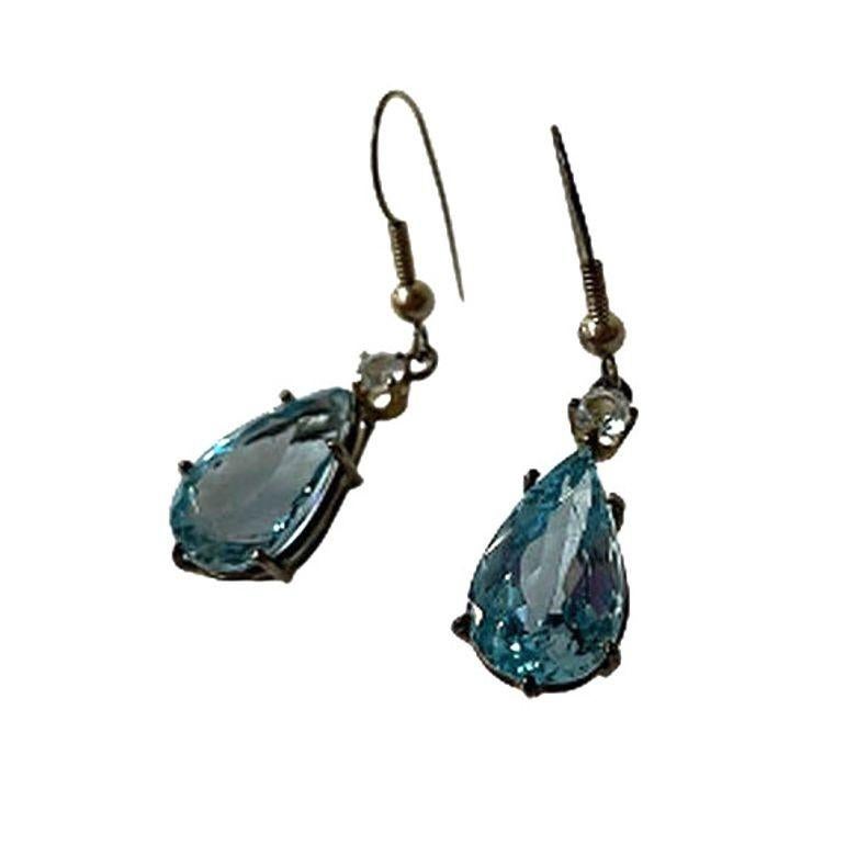 Blue Gem and Sterling Silver Earrings In Excellent Condition For Sale In Van Nuys, CA