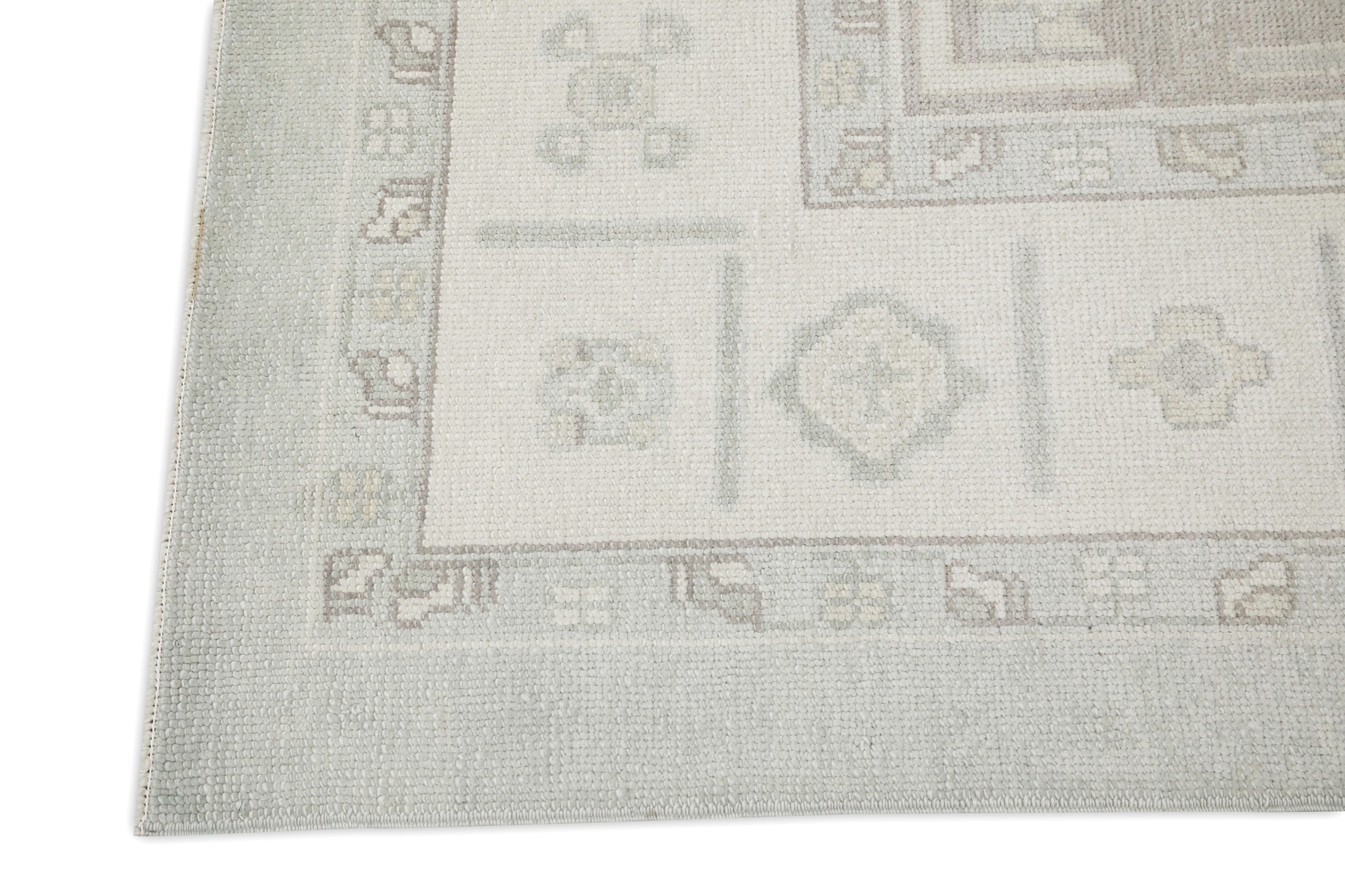 Blauer handgewebter türkischer Oushak-Teppich aus Wolle mit geometrischem Design 8'11