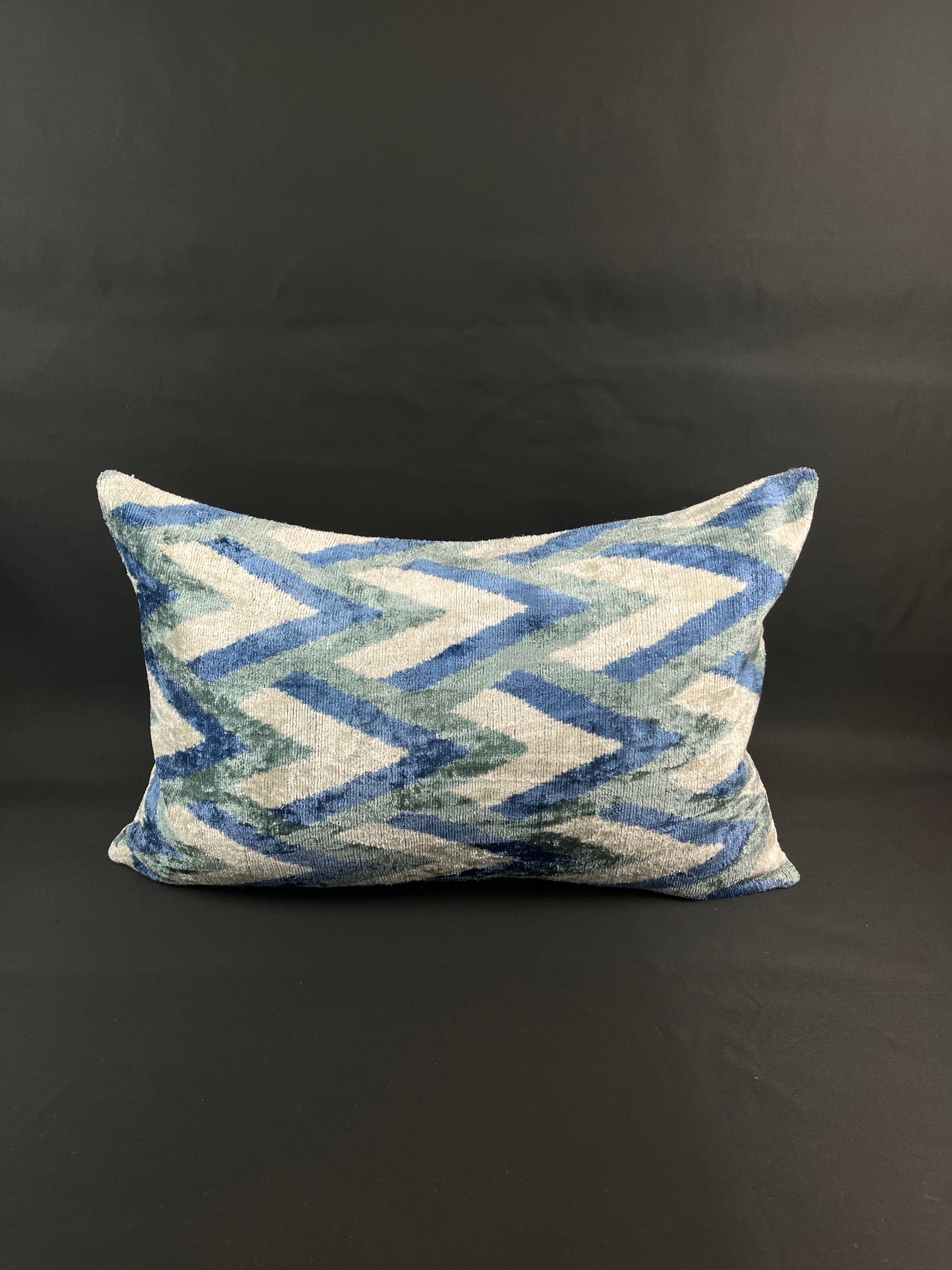 Blue Geometric Velvet Silk Ikat Pillow Cover In New Condition For Sale In Houston, TX