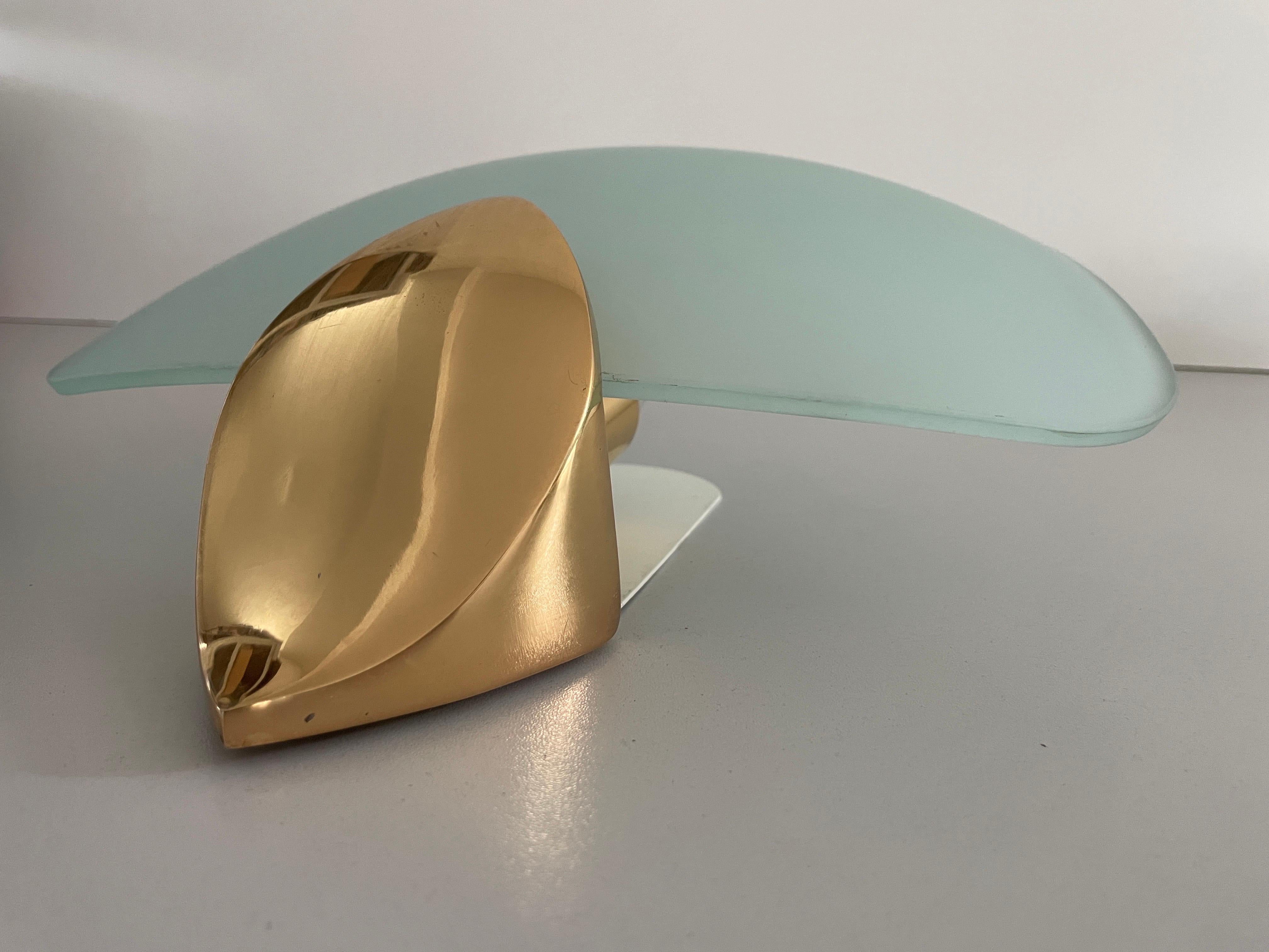 Coppia di lampade in vetro blu e ottone, anni '70, Italia in vendita 1