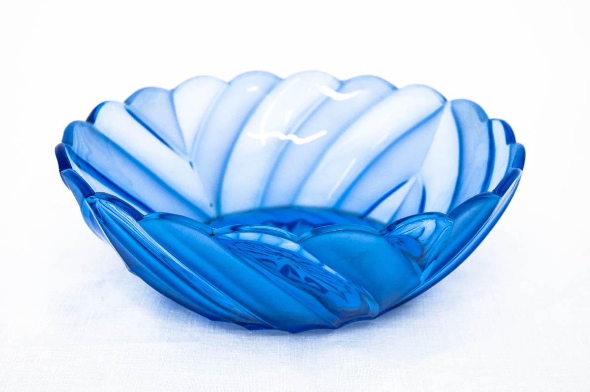 Glass blue bowl.

Made in Poland.

Very good condition, no damage.

Dimensions:

Height 8 cm / diameter 23 cm.