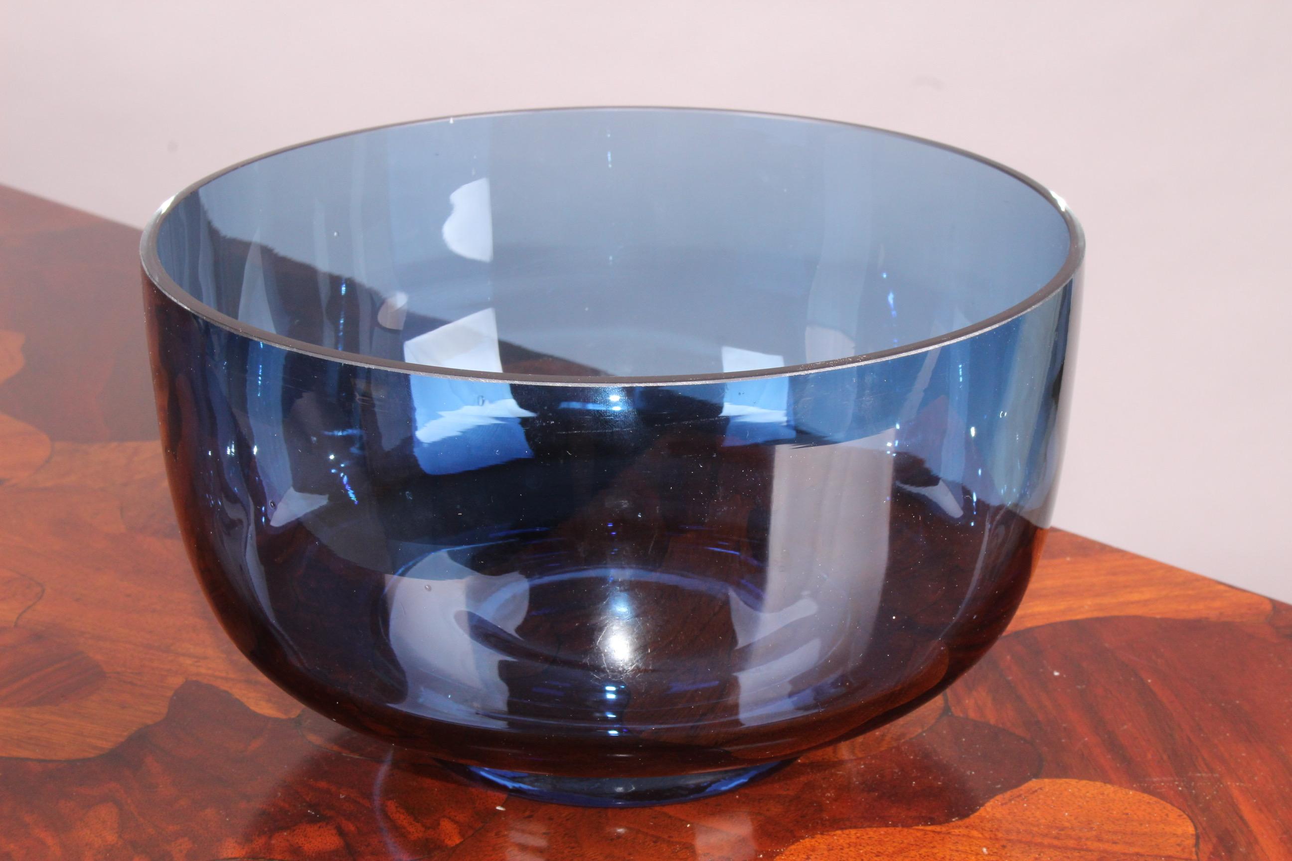 blue glass bowls