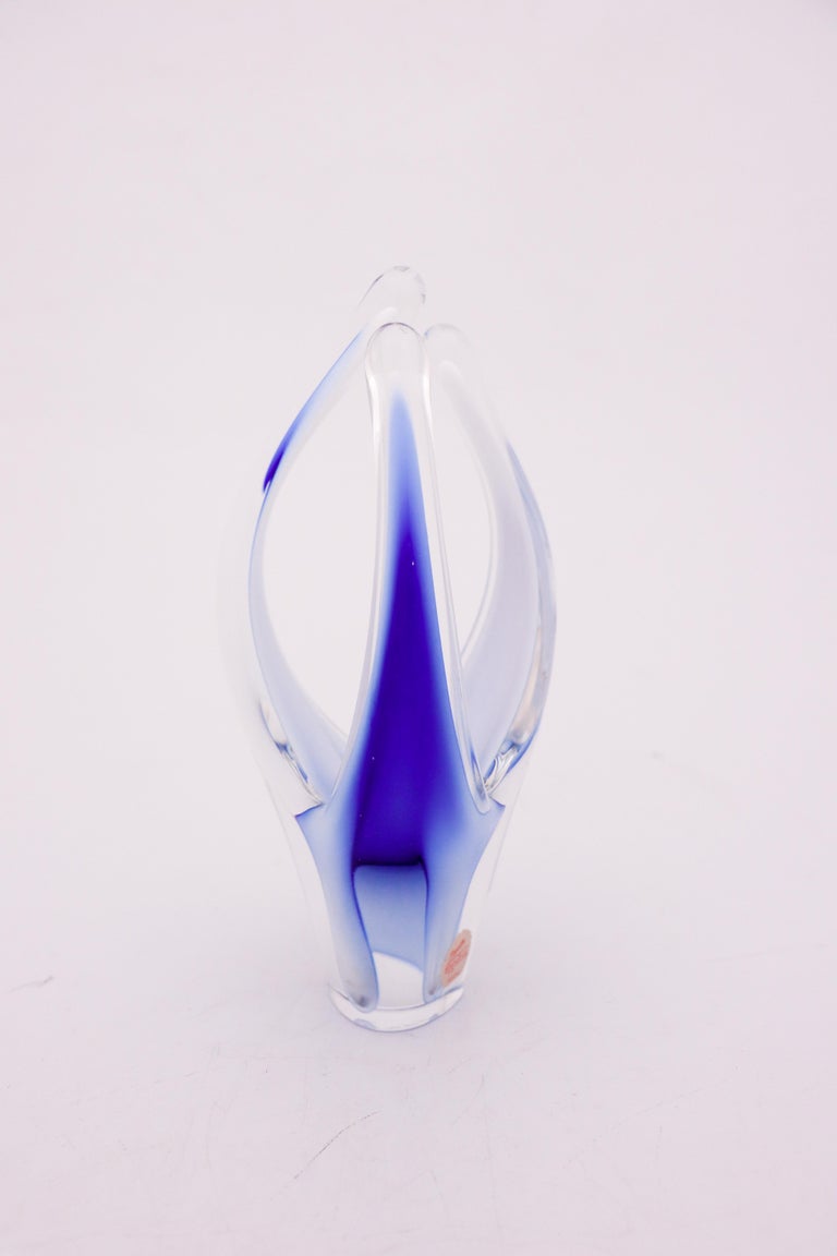 Blue Glass Sculpture / Vase, Flygsfors Coquille Paul Kedelv MidCentury Modern For Sale at 1stDibs