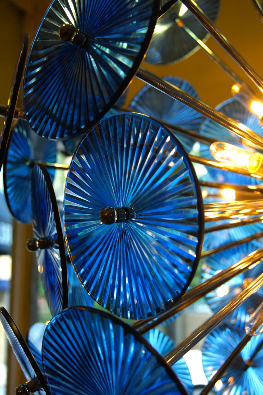 Araña Sputnik de cristal azul Italiano en venta
