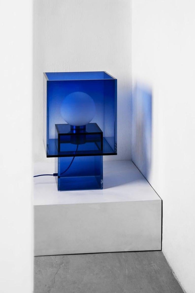 Lampada da tavolo in vetro blu Null Clear Transition Color Square Studio A in vendita 4