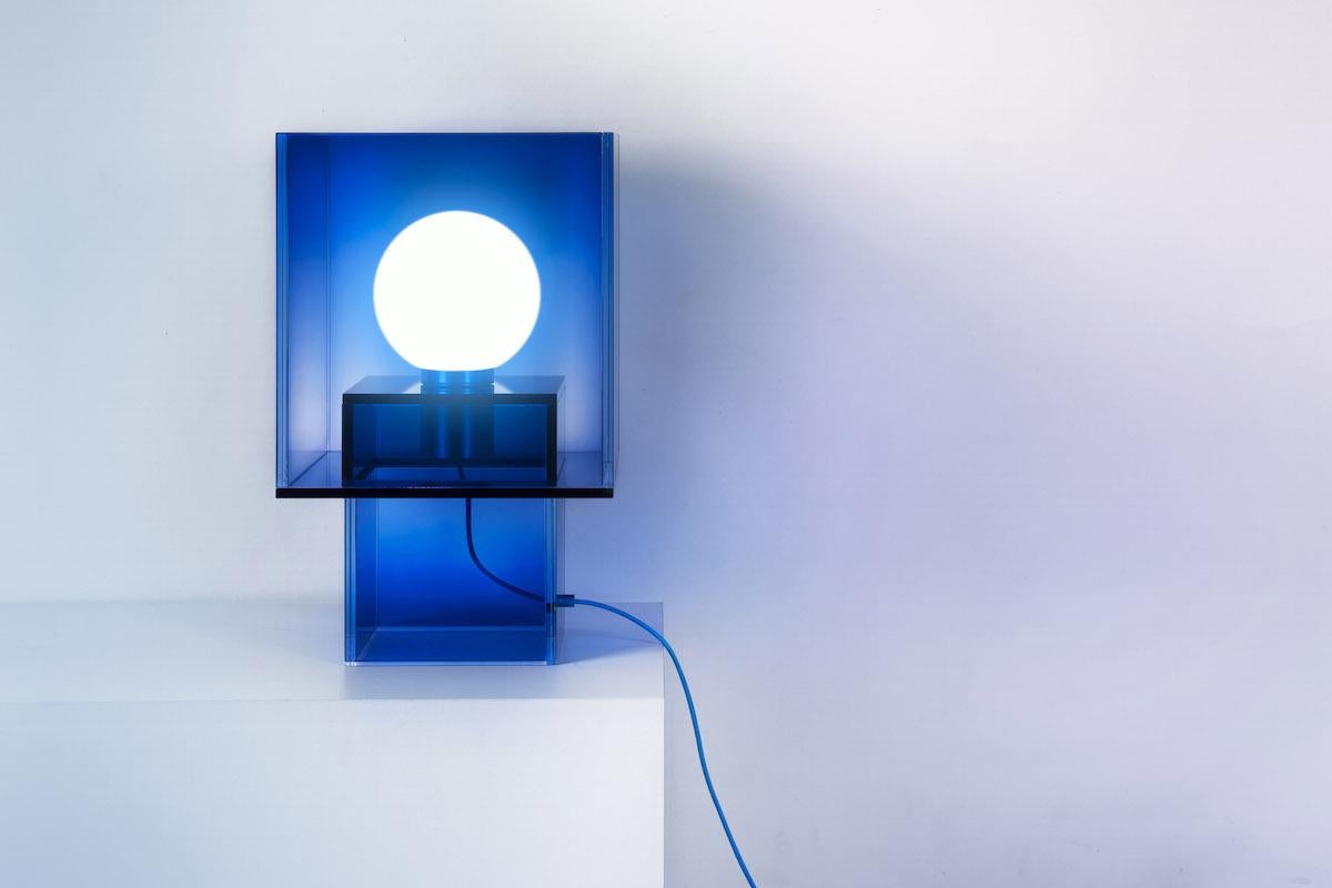 Tischlampe in Nullblau aus Glas, durchsichtige Übergangsfarbe, quadratisch, Studio Buzao 1