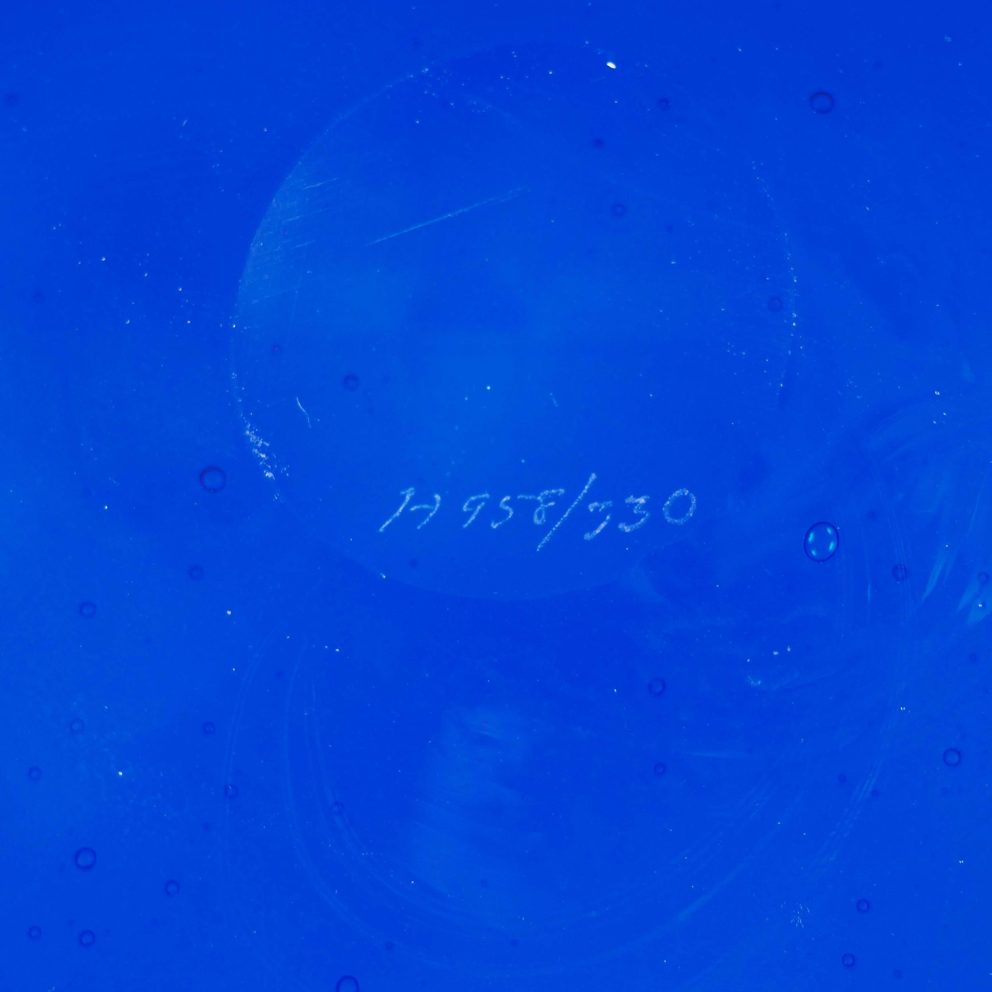 Blaues Glastablett von Erik Höglund, Boda, Schweden im Angebot 4