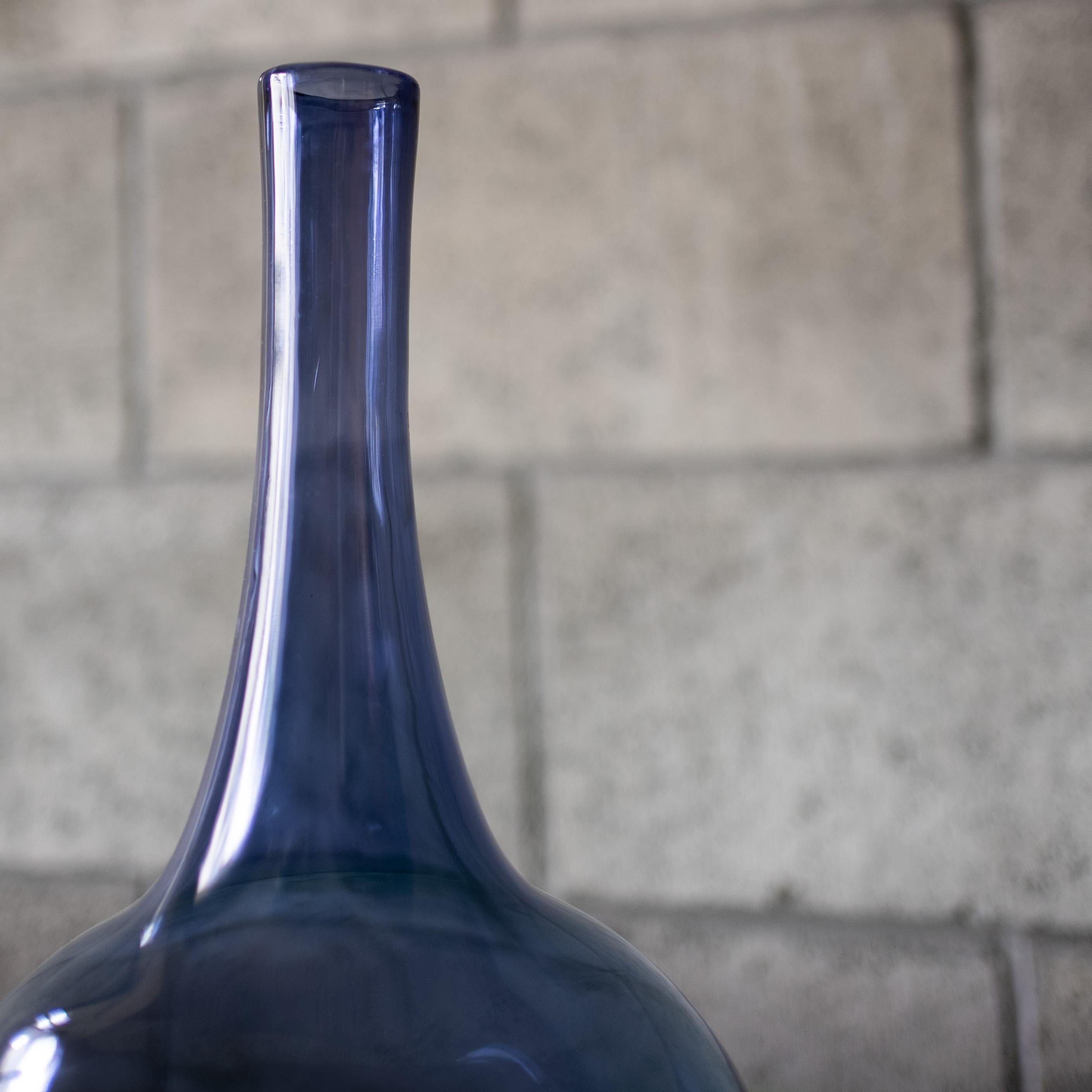 Francese Vaso in vetro blu di Claude Morin, Francia, anni '70 in vendita