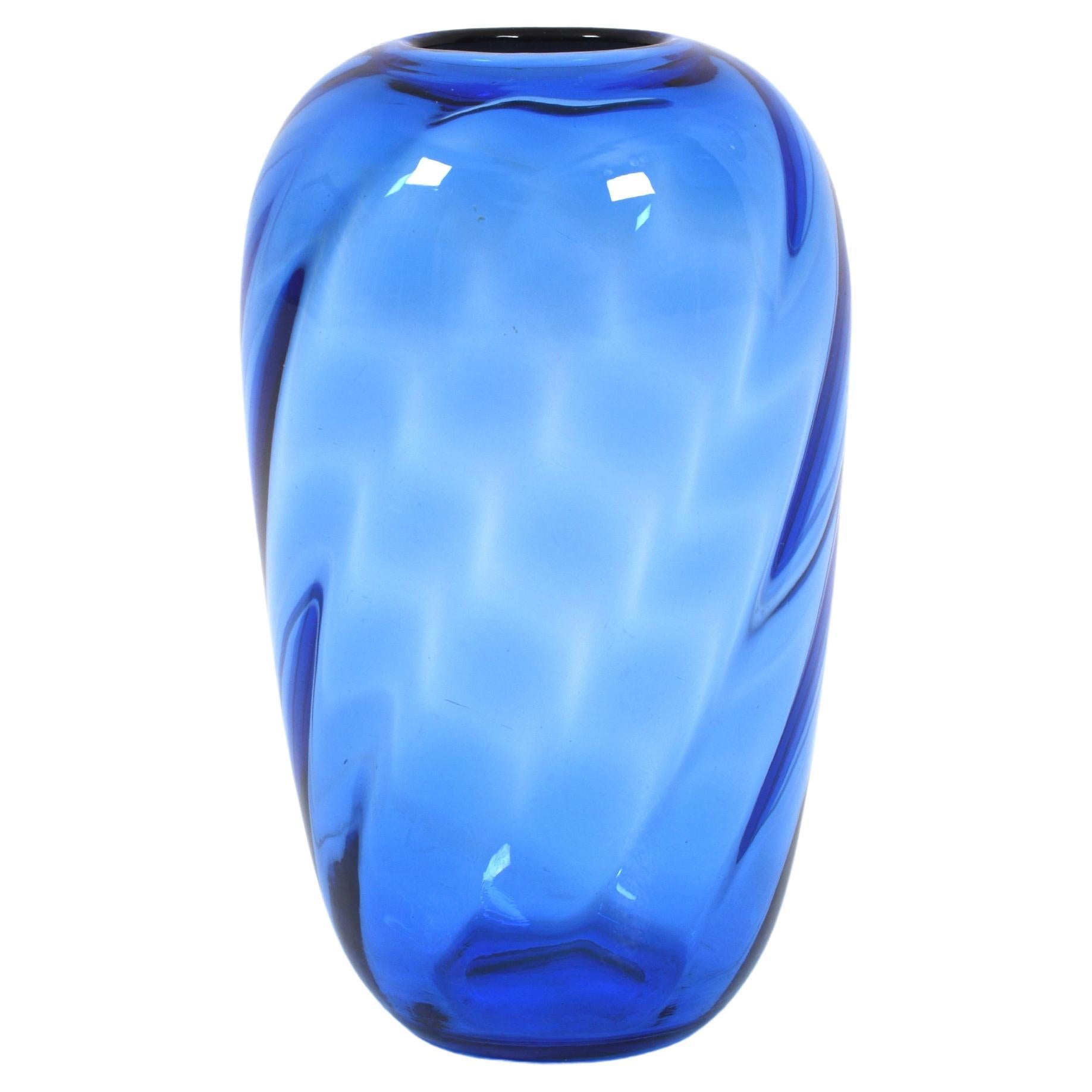 Blaue Glasvase aus Glas von Monica Bratt für Reijmyre Glasbruk, 1930er Jahre im Angebot
