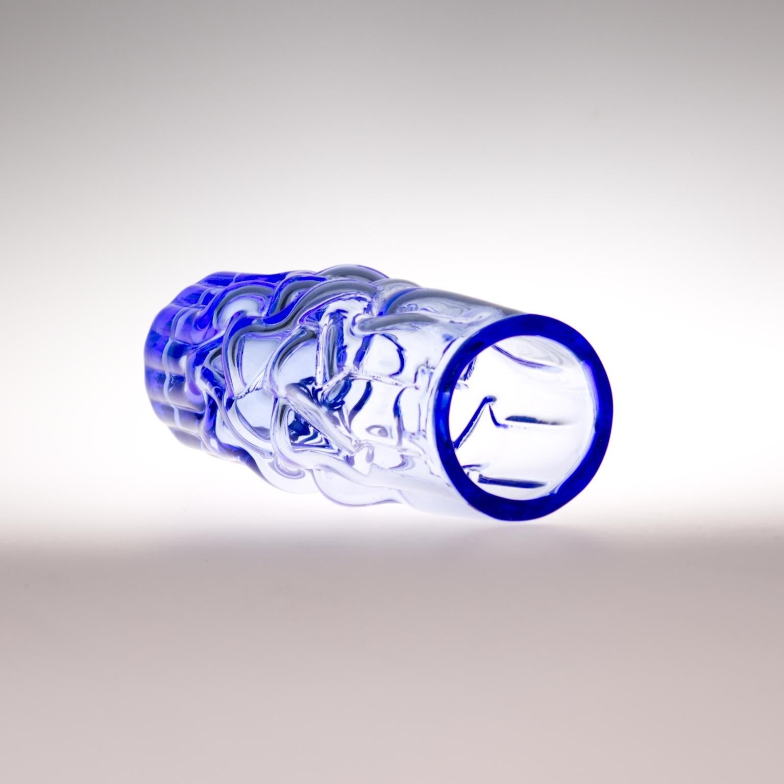 20ième siècle Vase en verre bleu de Pavel Hlava pour Novy Bor Crystalex, Tchécoslovaquie, années 1960 en vente