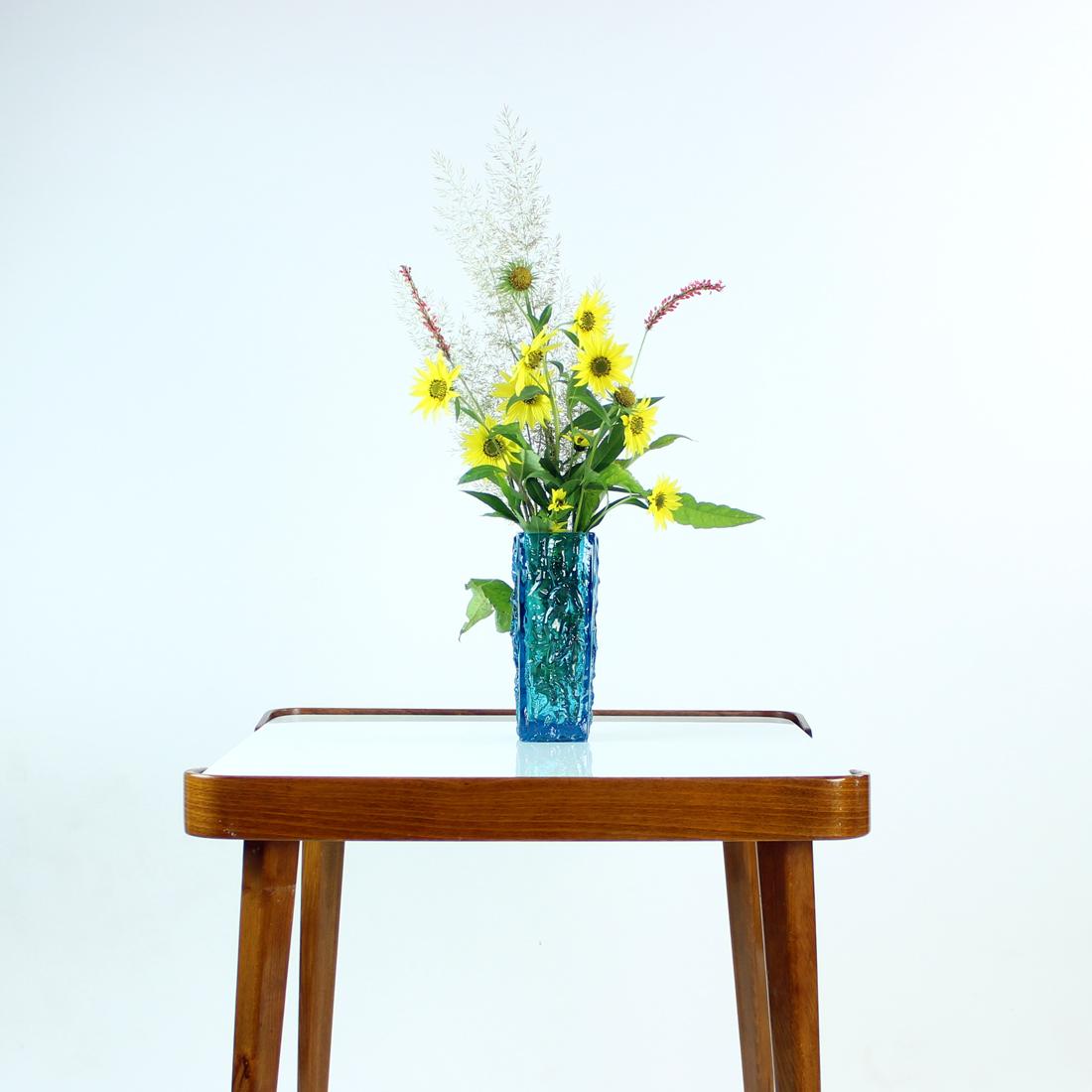 Vase en verre bleu de Vladislav Urban, Tchécoslovaquie, 1969 4