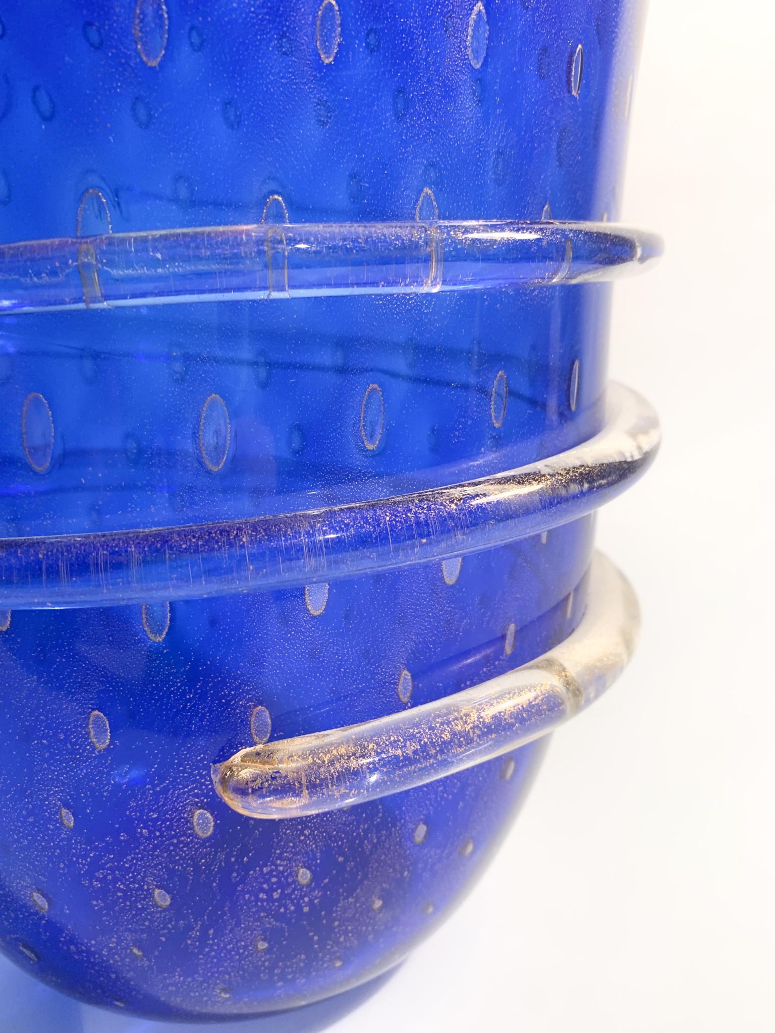 Blue Glass Vase of the Doges of Murano with Gold Leaf from the 1980s For Sale 4