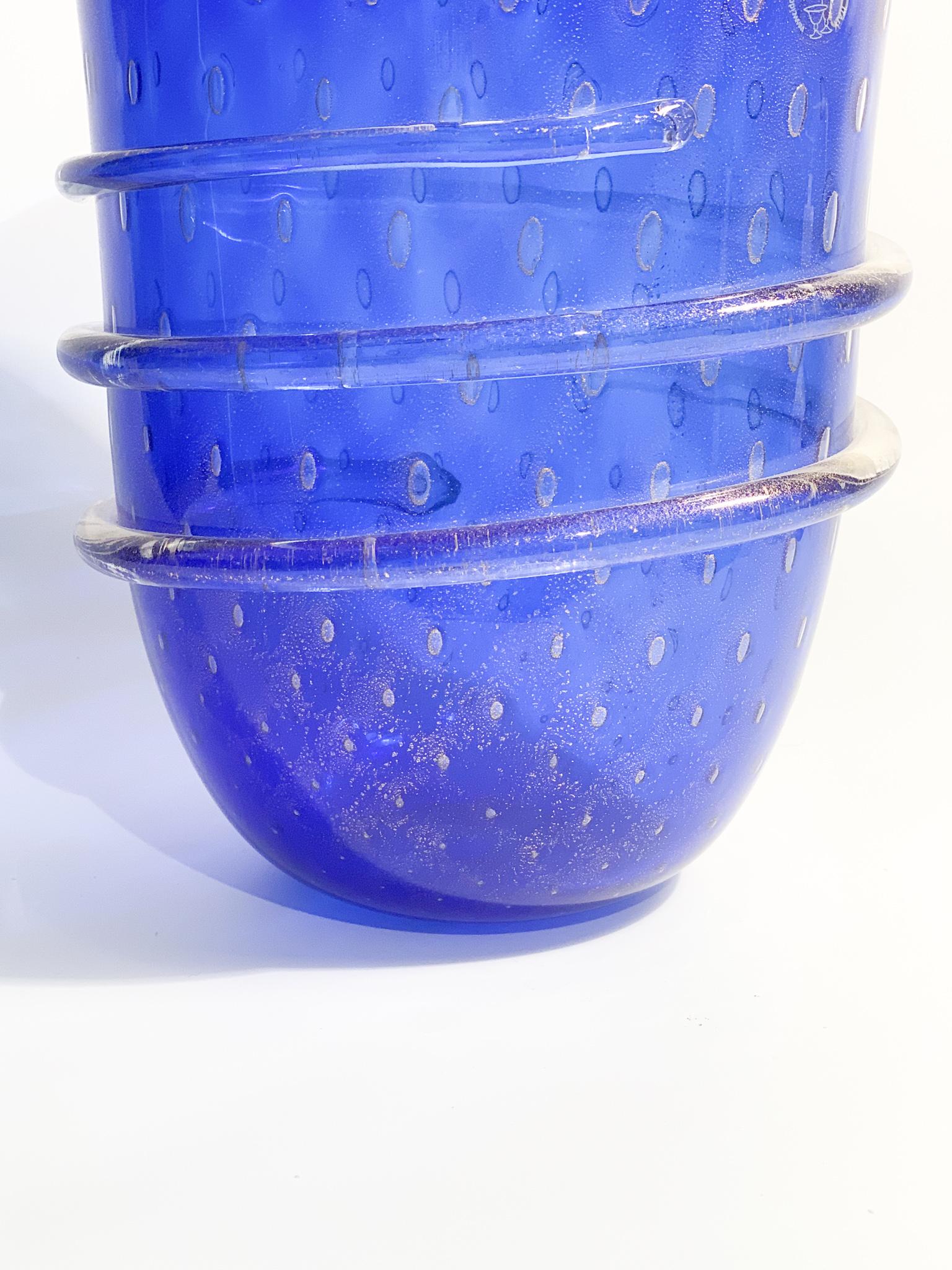 Blue Glass Vase of the Doges of Murano with Gold Leaf from the 1980s In Good Condition For Sale In Milano, MI