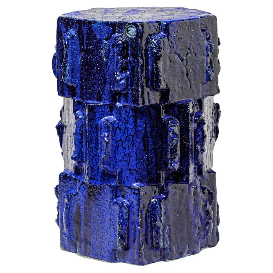 Tabouret en grès bollène émaillé bleu de Jean Ponsart, 2023.