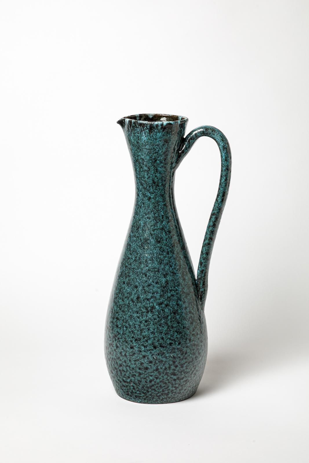 Pichet en céramique émaillée bleue d'Accolay, vers 1960-1970. Excellent état - En vente à Saint-Ouen, FR