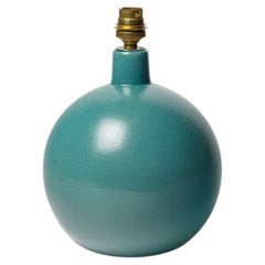 Lampe de table en céramique émaillée bleue de Tim Orr, vers 1960.