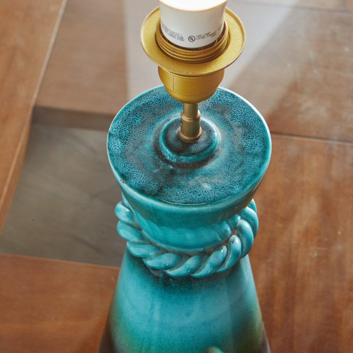 Blau glasierte Keramik-Tischlampe, Frankreich 1940er Jahre im Angebot 3