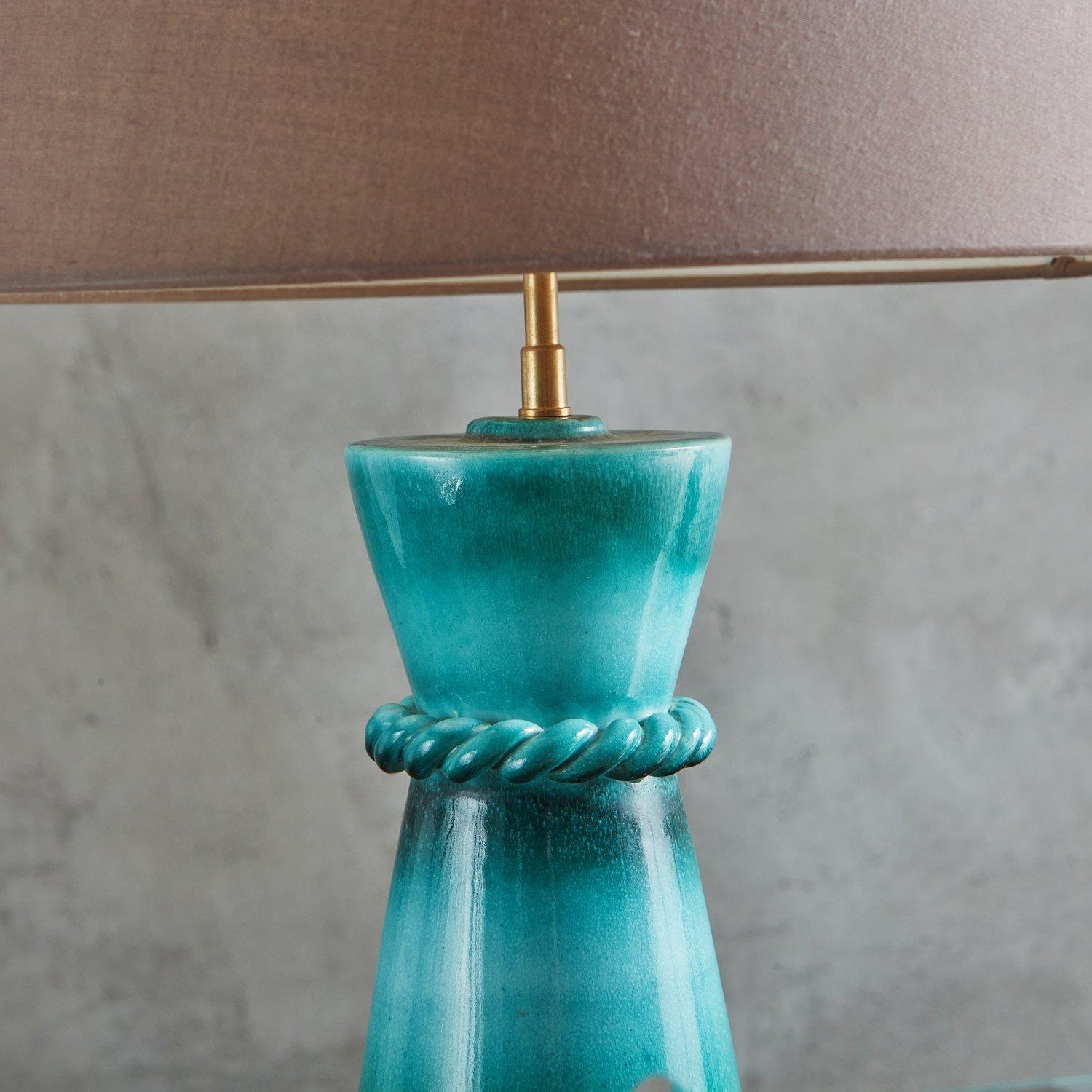 Blau glasierte Keramik-Tischlampe, Frankreich 1940er Jahre (Französisch) im Angebot