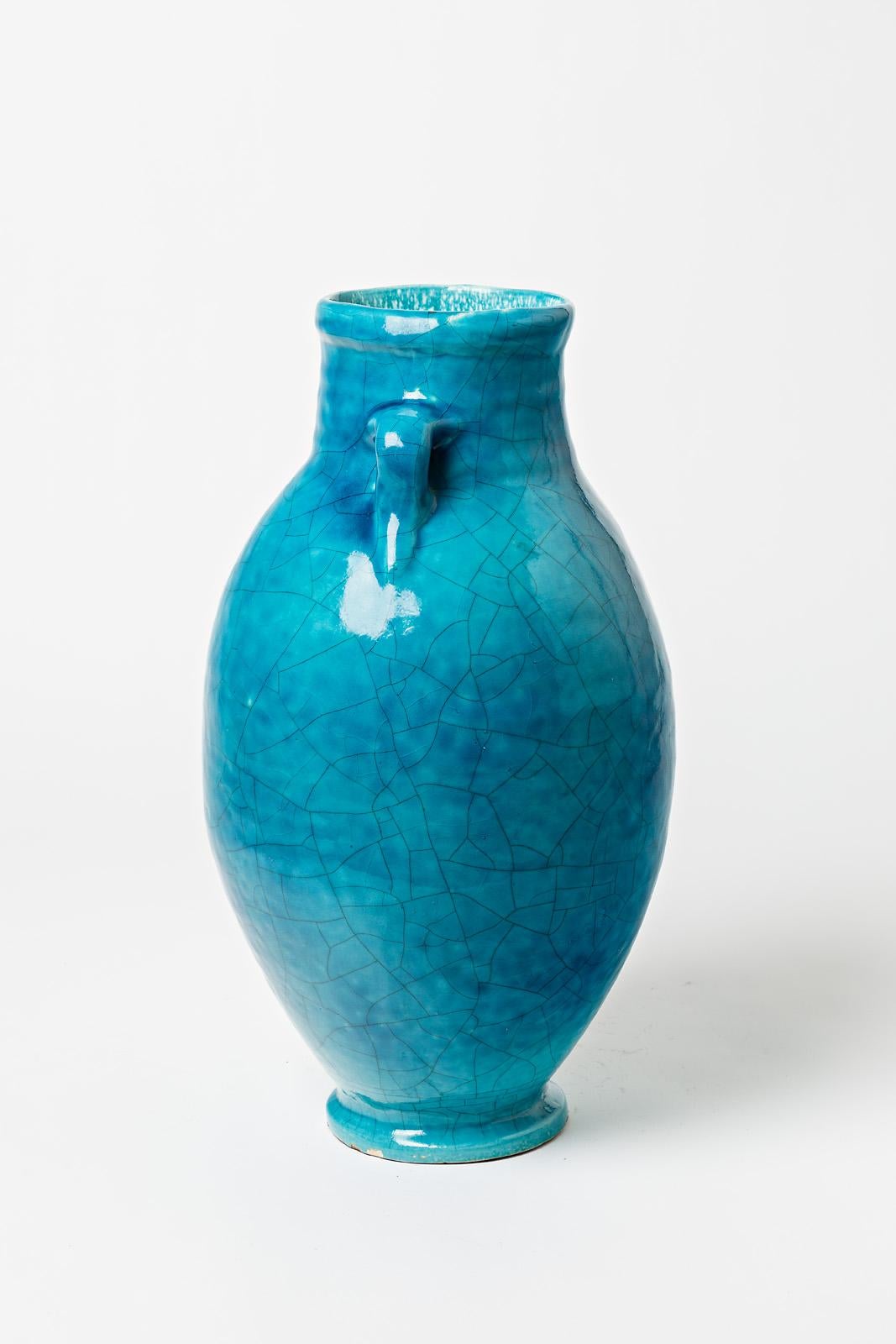 Français Vase en céramique émaillée bleue attribué à Raoul Lachenal, vers 1930. en vente