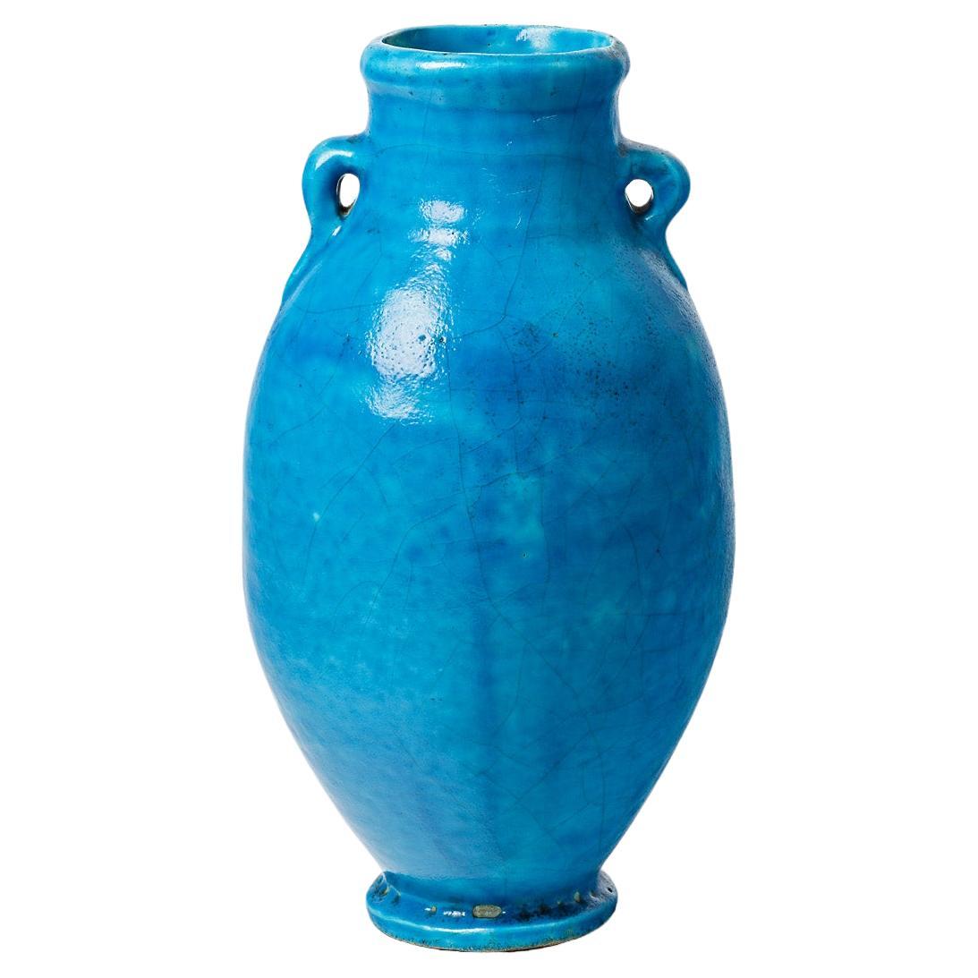 Vase aus blau glasierter Keramik, Raoul Lachenal zugeschrieben, um 1930. im Angebot