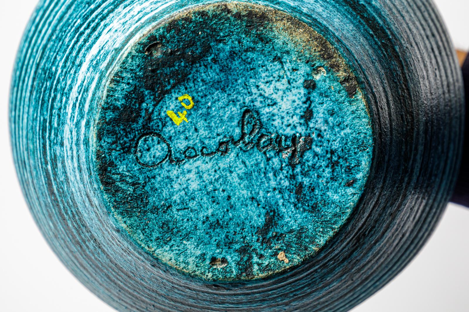 Milieu du XXe siècle Vase en céramique émaillée bleue d'Accolay, vers 1960-1970. en vente