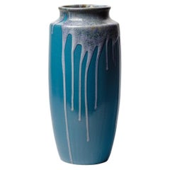 Vase en céramique émaillée bleue de Léon Pointu, vers 1920-1930.