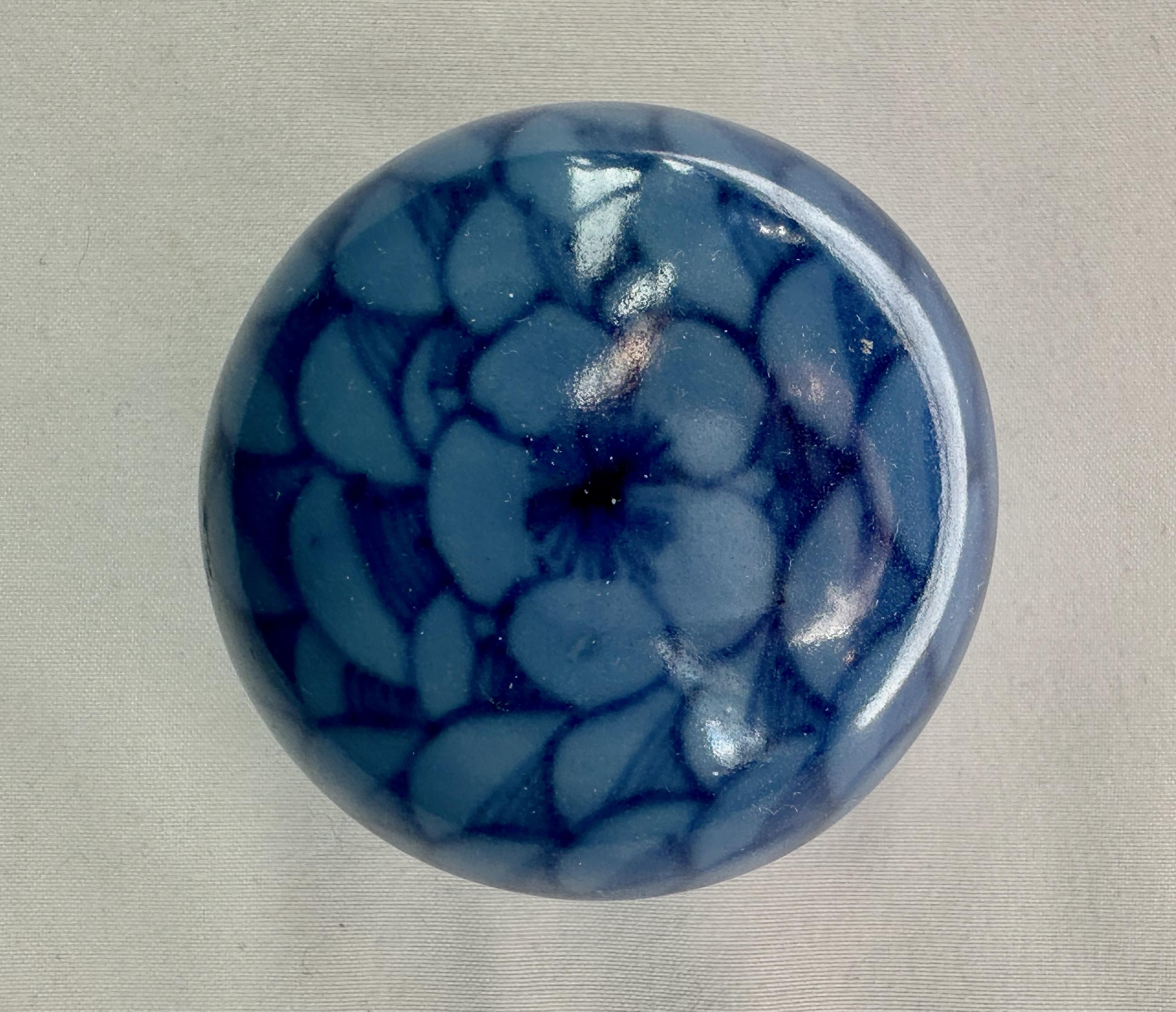 Cinese Scatola in porcellana smaltata blu della The Hatcher Collection in vendita