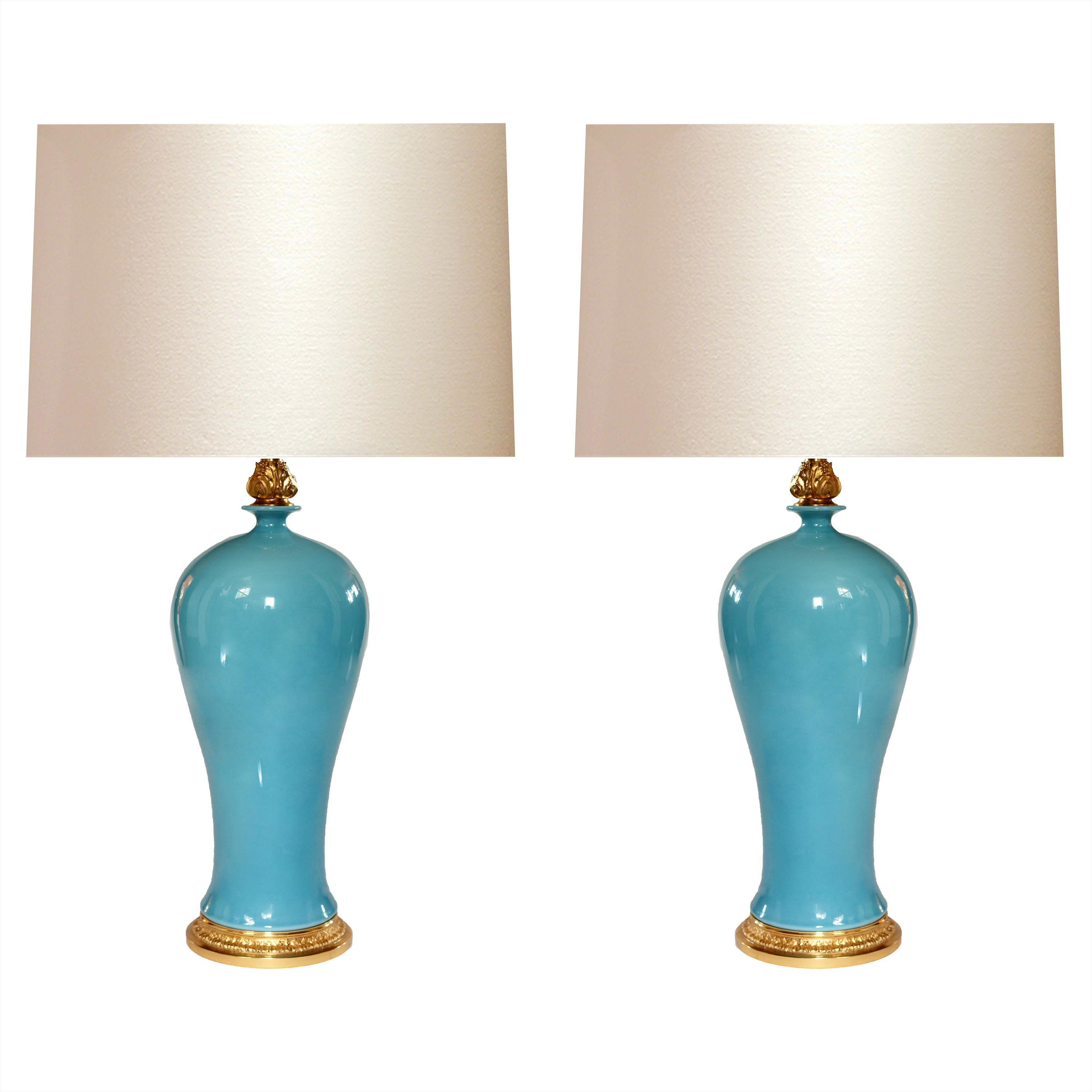 Lampes porcelaine émaillée bleue en vente