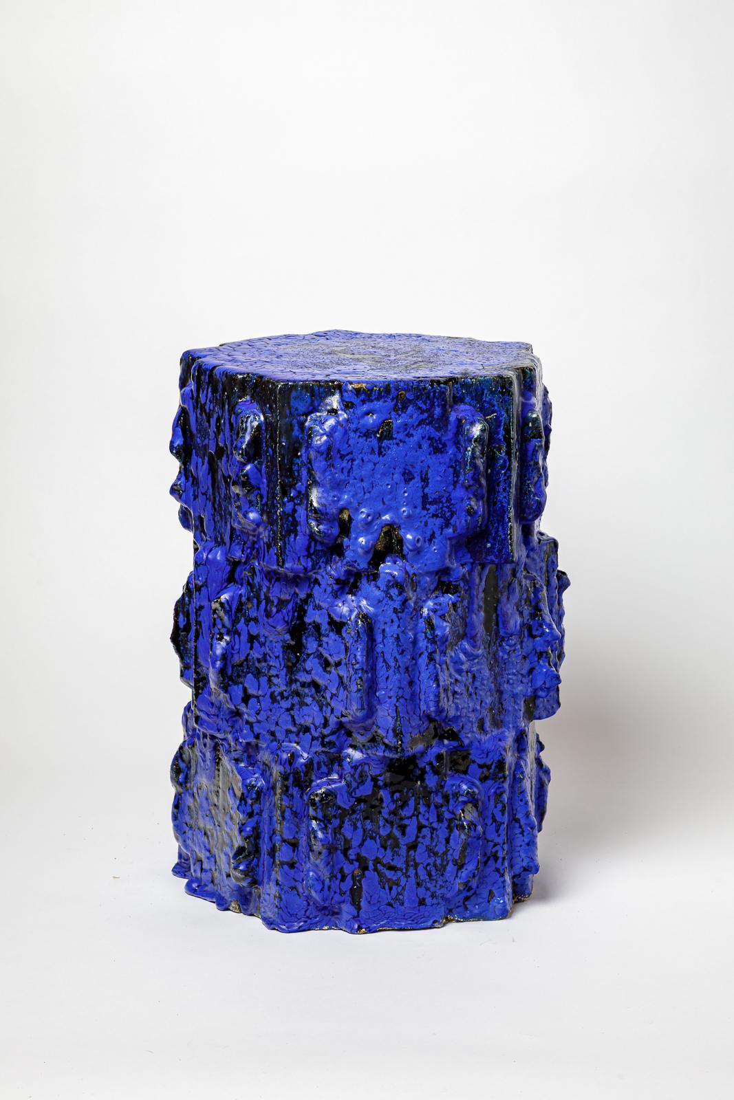 Taburete de gres esmaltado azul de Jean Ponsart, 2025. Bellas artes en venta